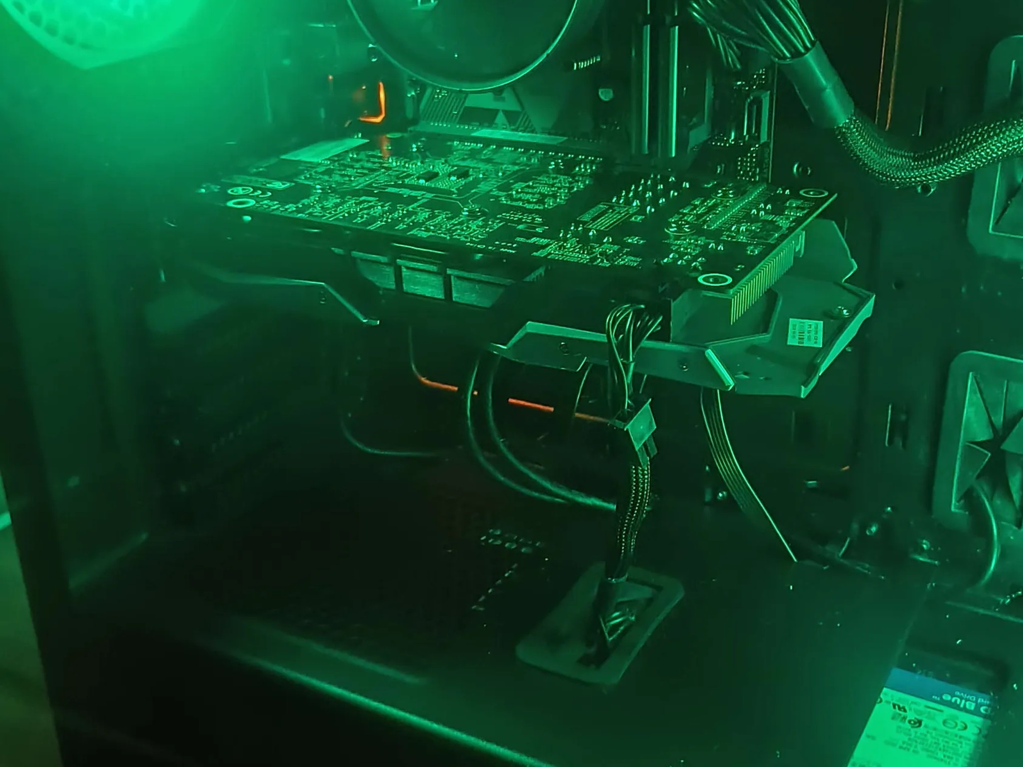 The Hammer ~ I5-9400F ~ GTX 1060 6GB ~ 16GB DDR4 3200Mhz ~ 256GB SSD ~ 2, 500GB HDD ~ ARGB