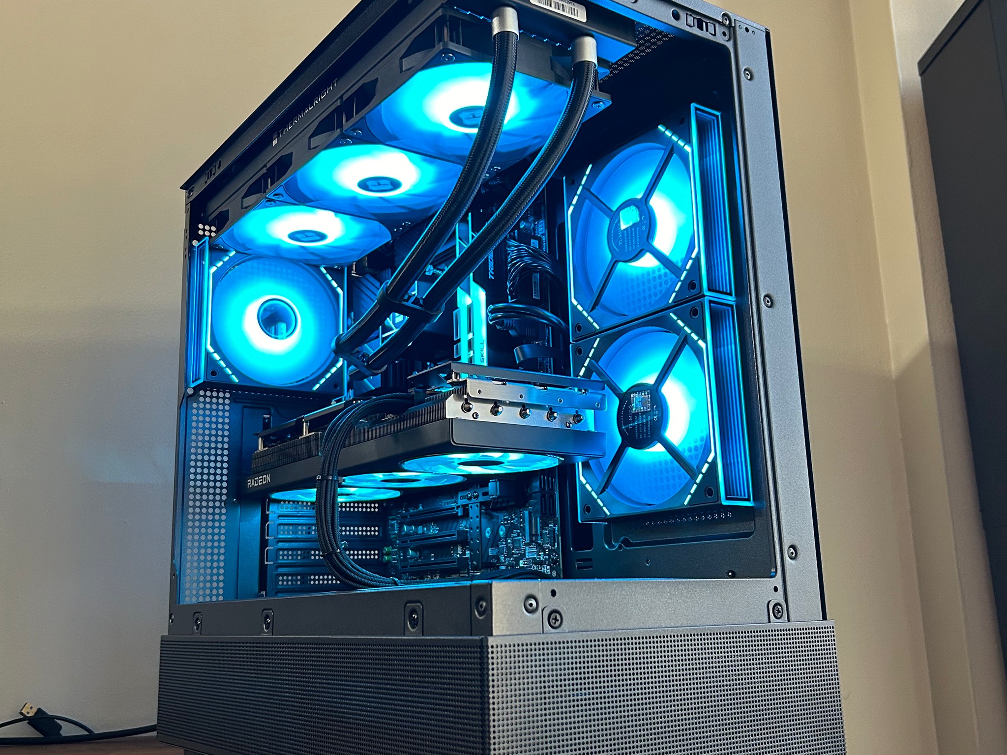 *SALE* RX 7700XT | Intel i5 12400 | 32GB DDR4 | WI-FI | The Hound