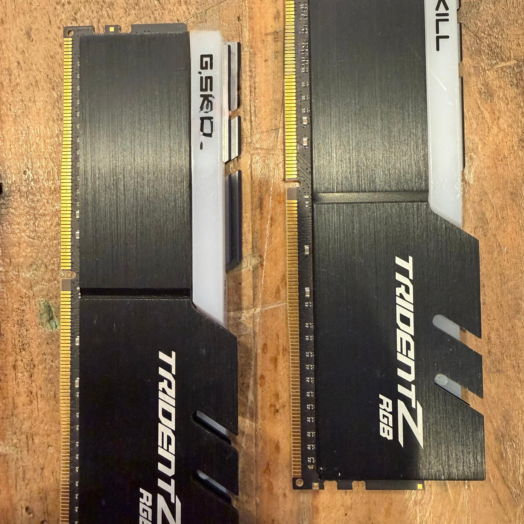 G.Skill Trident Z RGB 64GB (2x32GB) DDR4-4000 CL 18-22-22-42 1.4V