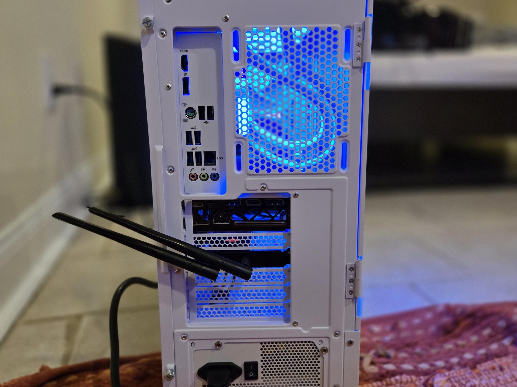 Merlin I / 3700X/2080Ti White/Black Gaming PC
