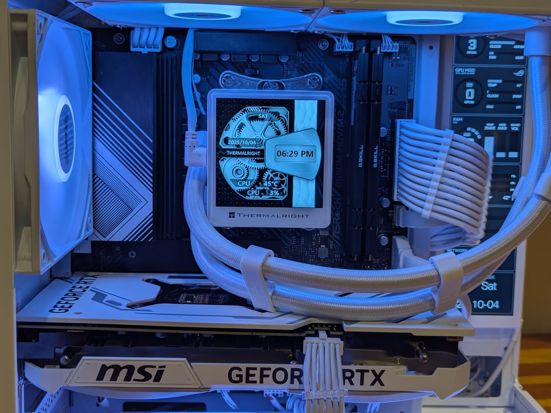 ⚪🖤 Ryzen 5 7600X | RTX 4070 Super | 32GB DDR5 | 1440p Gaming PC