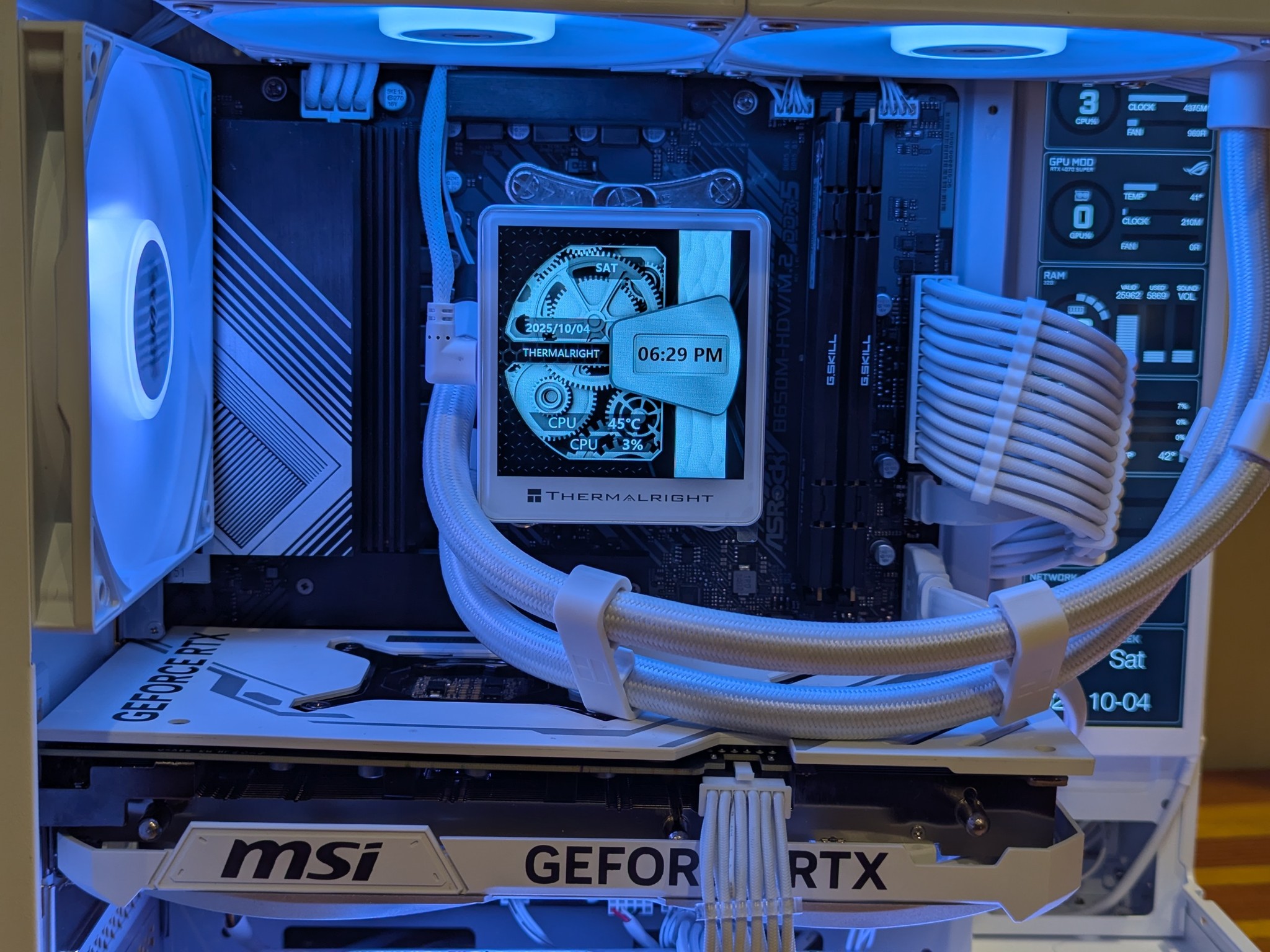 ⚪🖤 Ryzen 5 7600X | RTX 4070 Super | 32GB DDR5 | 1440p Gaming PC