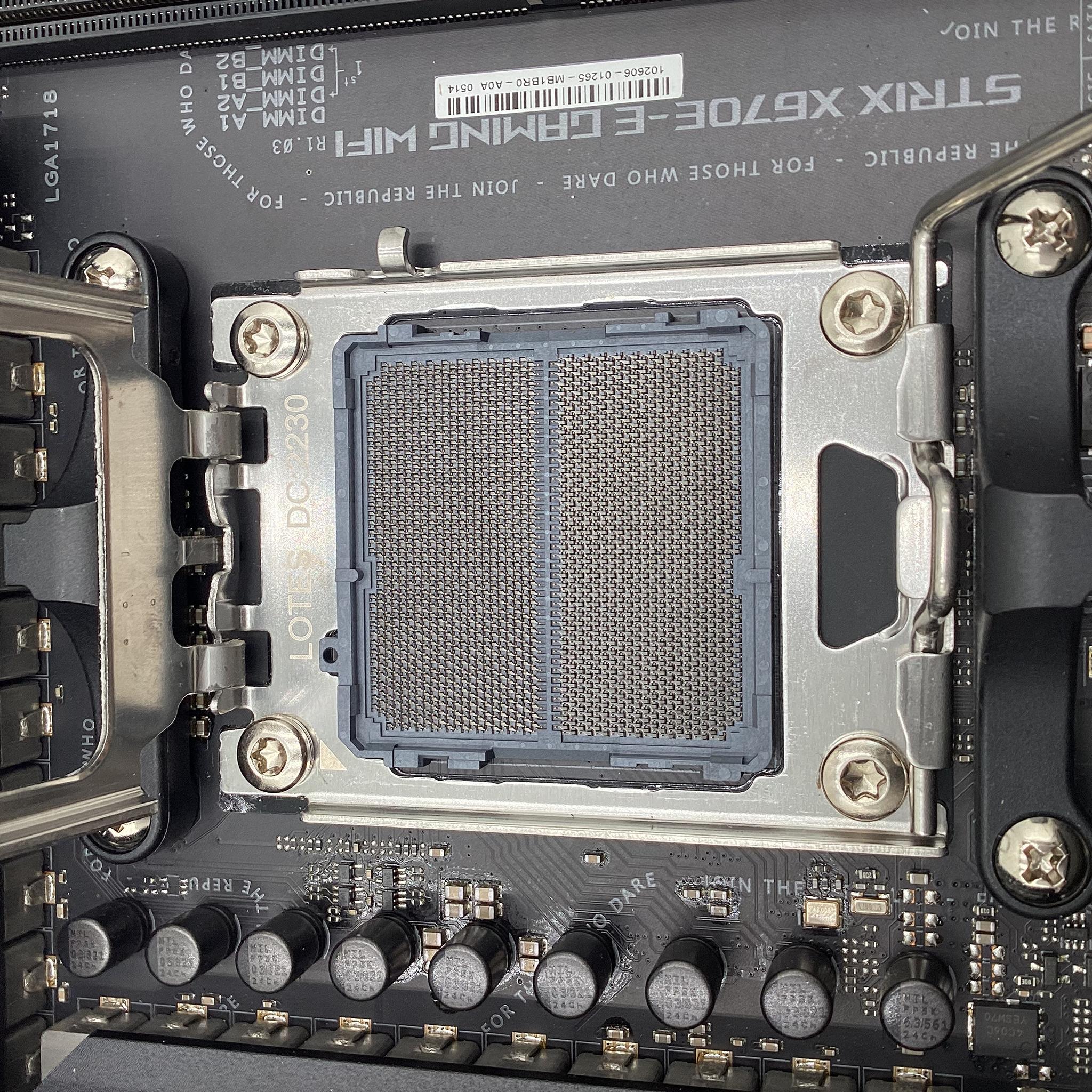ASUS ROG Strix X670E-E Gaming Socket AM5(LGA 1718) Ryzen 7000 ATX Motherboard