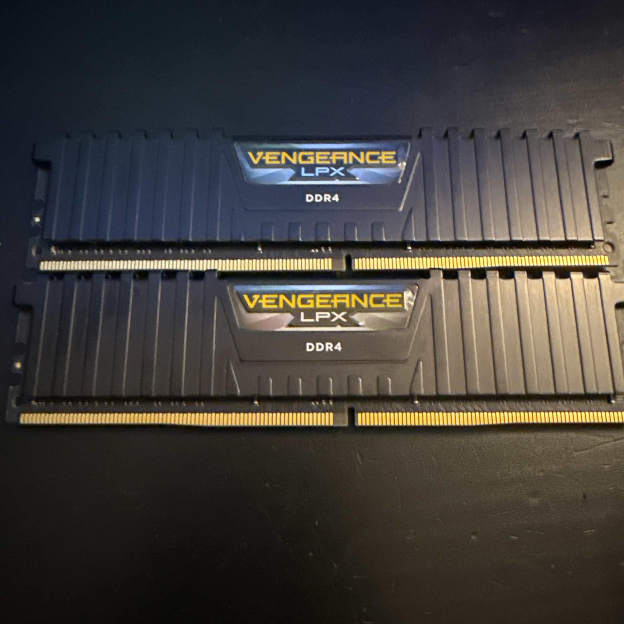 CORSAIR Vengeance LPX DDR4 RAM 32GB (2x16GB) 3200MHz