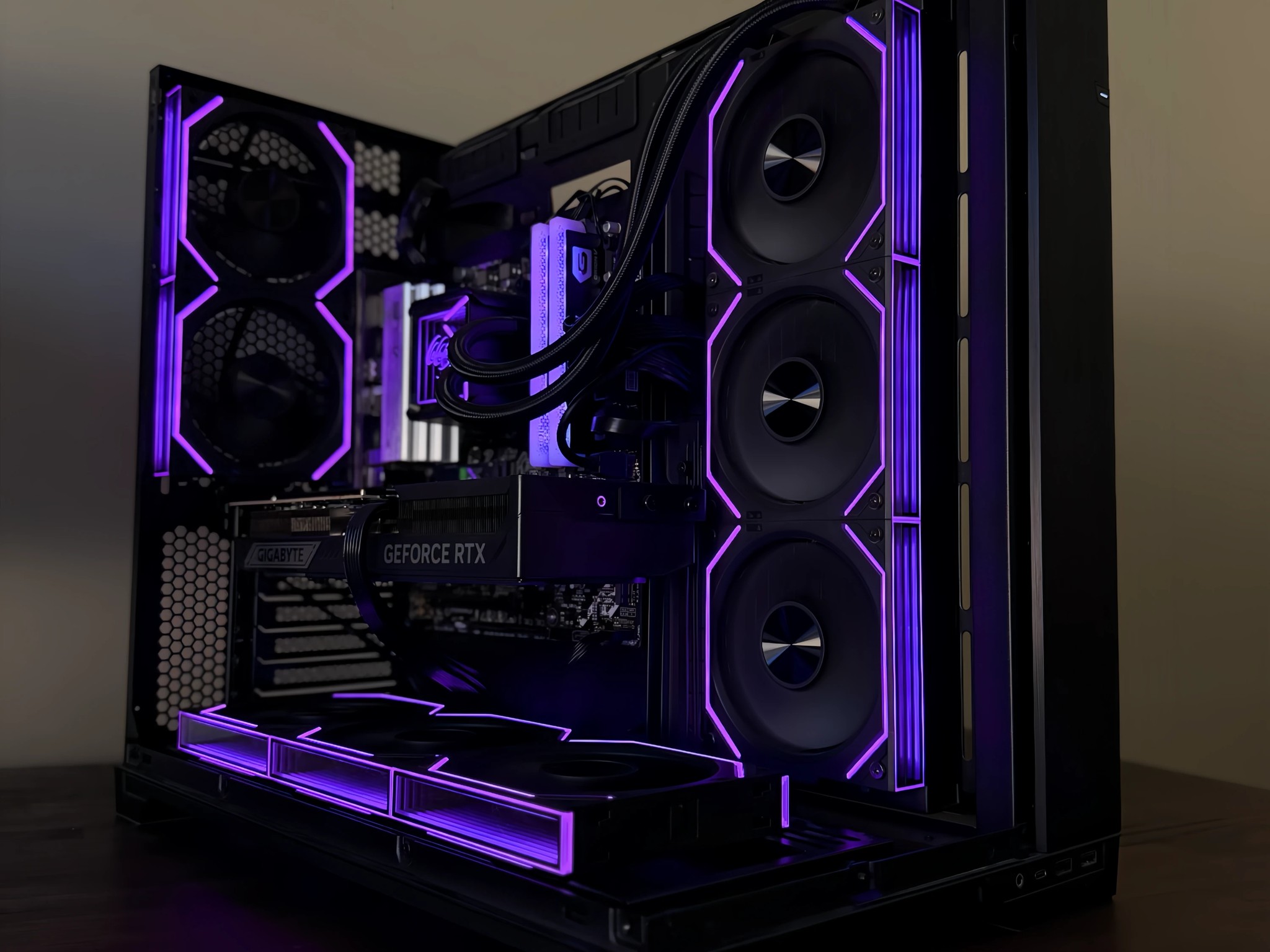 GeForce RTX 5070 Ti Custom Gaming PC - Ryzen 7 9800X3D, 32GB RAM, 1TB NVMe SSD