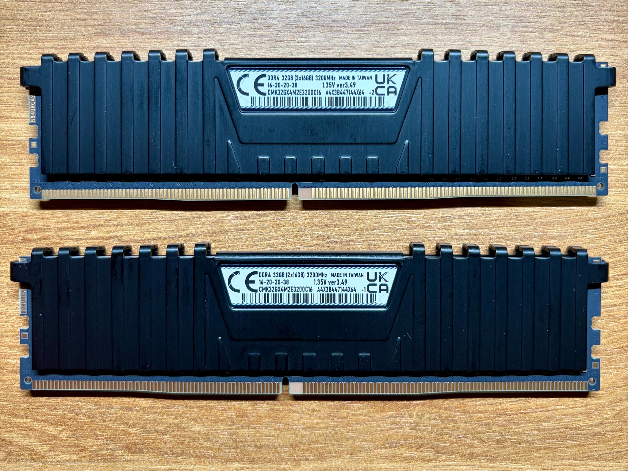 CORSAIR Vengeance LPX DDR4 RAM 32GB (2x16GB) in BLACK