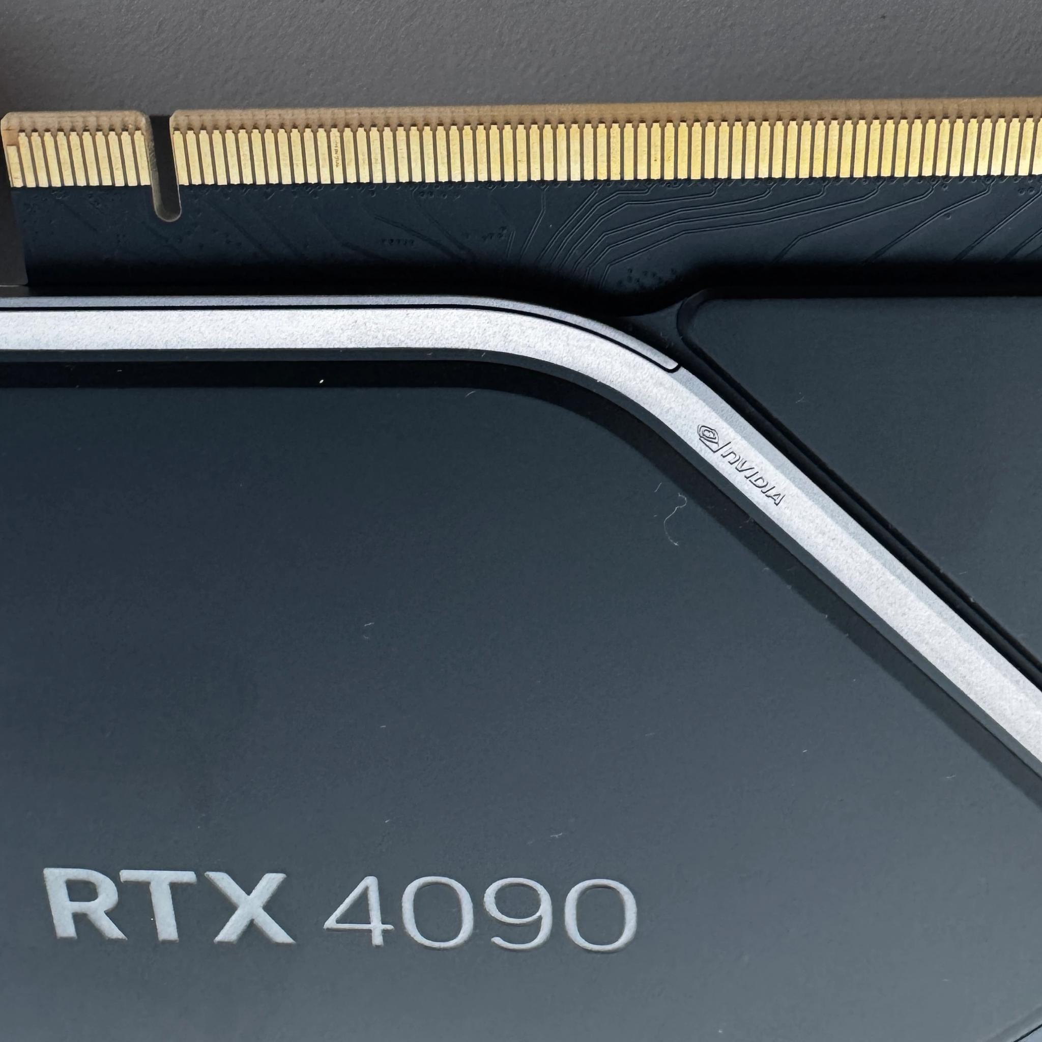 NVIDIA GeForce RTX 4090 Founders Edition | Box, 12VHPWR Adapter & Gift Receipt