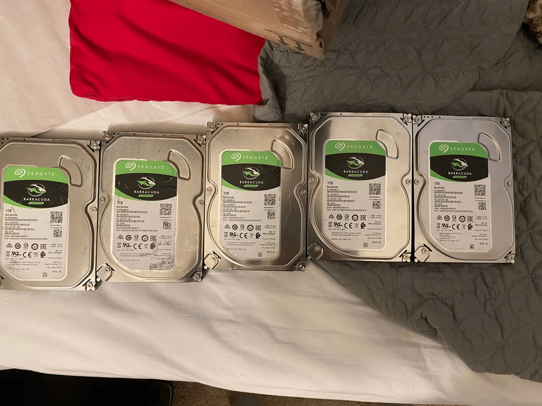 5 Seagate Barracuda Compute 1TB HDDs 7200 RPM 