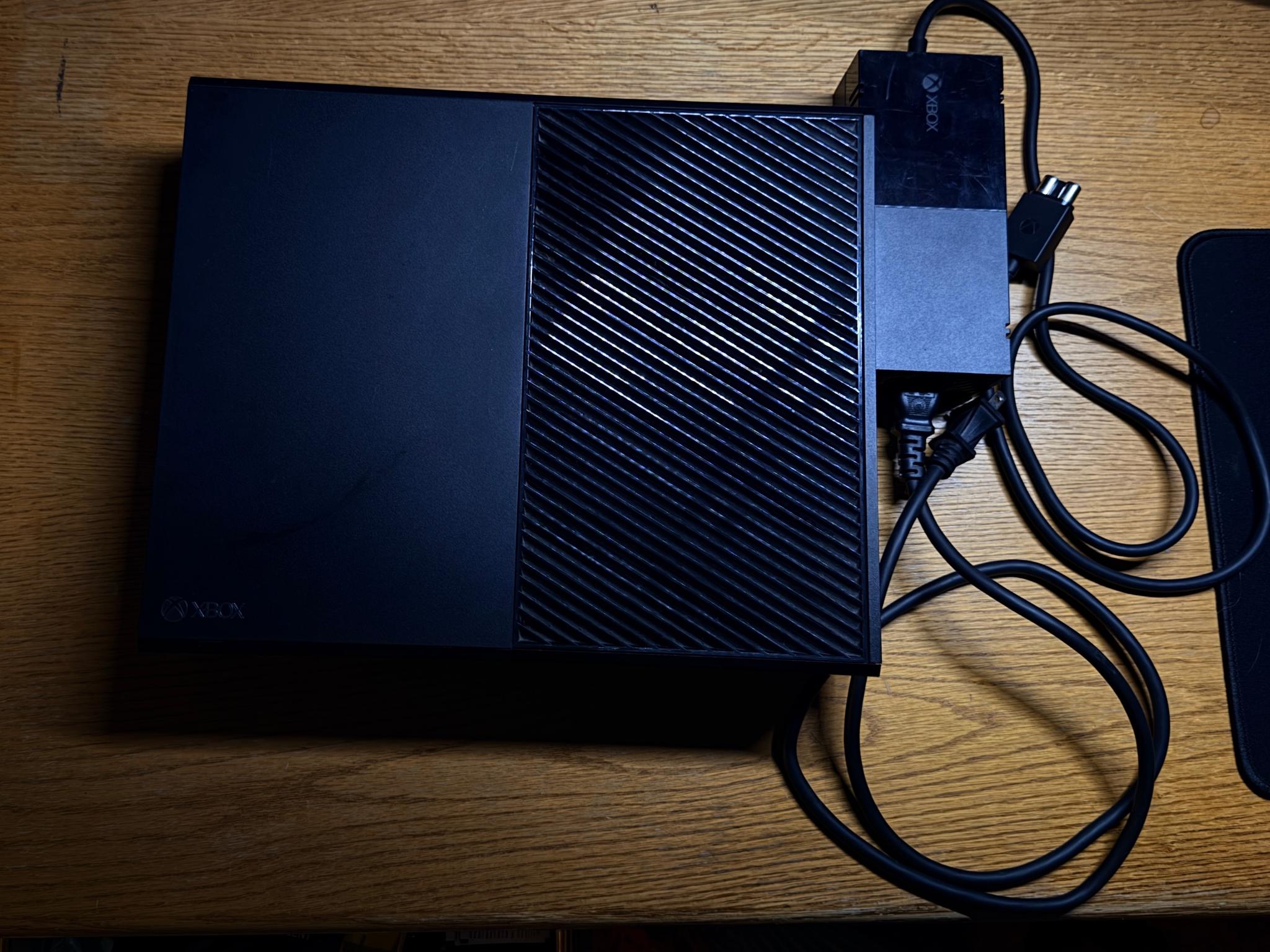 Microsoft Xbox One Model 1540 500GB | Original Kinect Port | Excellent | Console + Power | As-Is