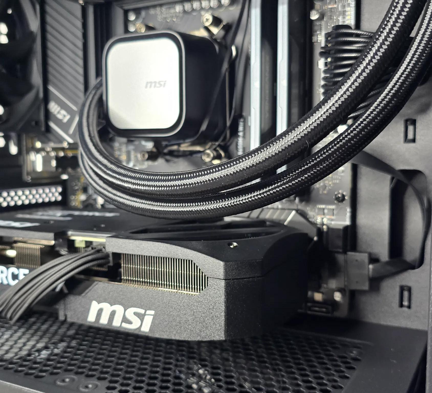 New GeForce RTX 5070 with AMD Ryzen 7600x 32GB DDR5 RAM WiFi