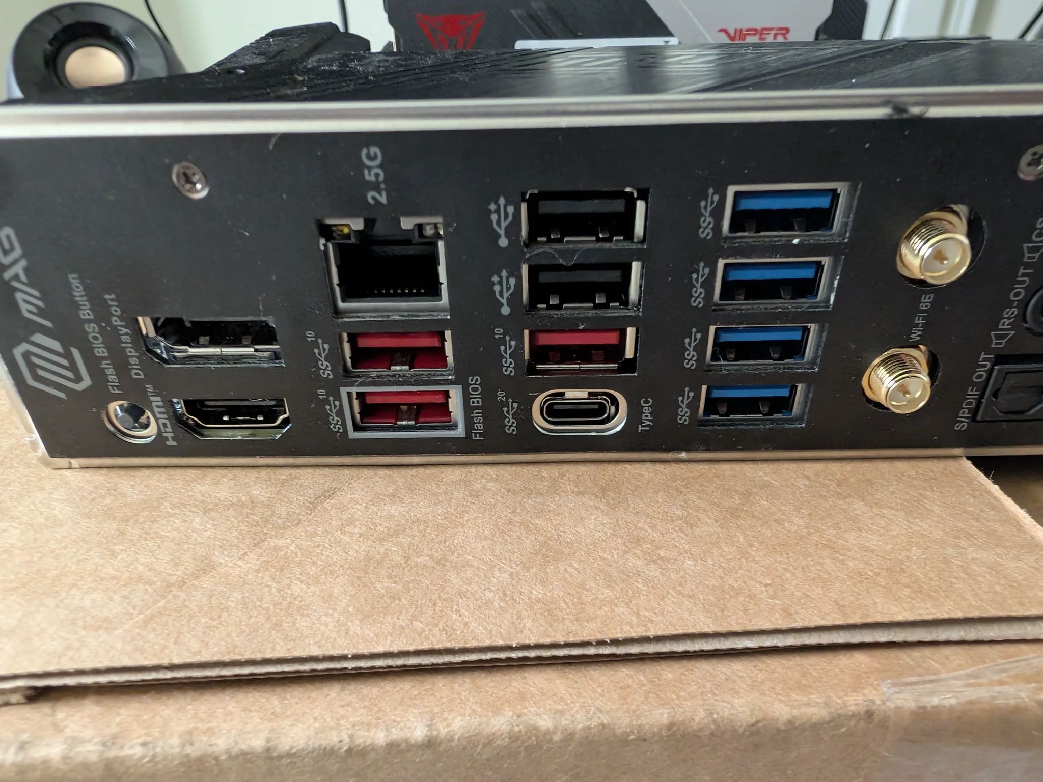 MSI B650 Tomahawk Wifi, Ryzen 7600x, 32gb DDR5 ram, dual 512gb GEN 3 SSDs and 360mm DEEPCOOL LD360