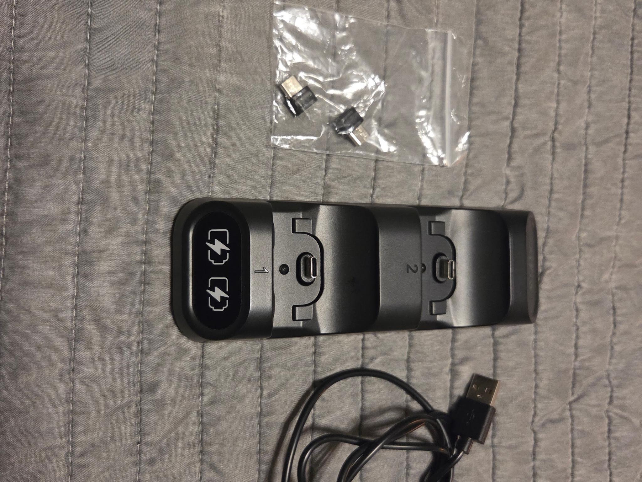 Black dual universal wireless controller charging dock (excellent condition)