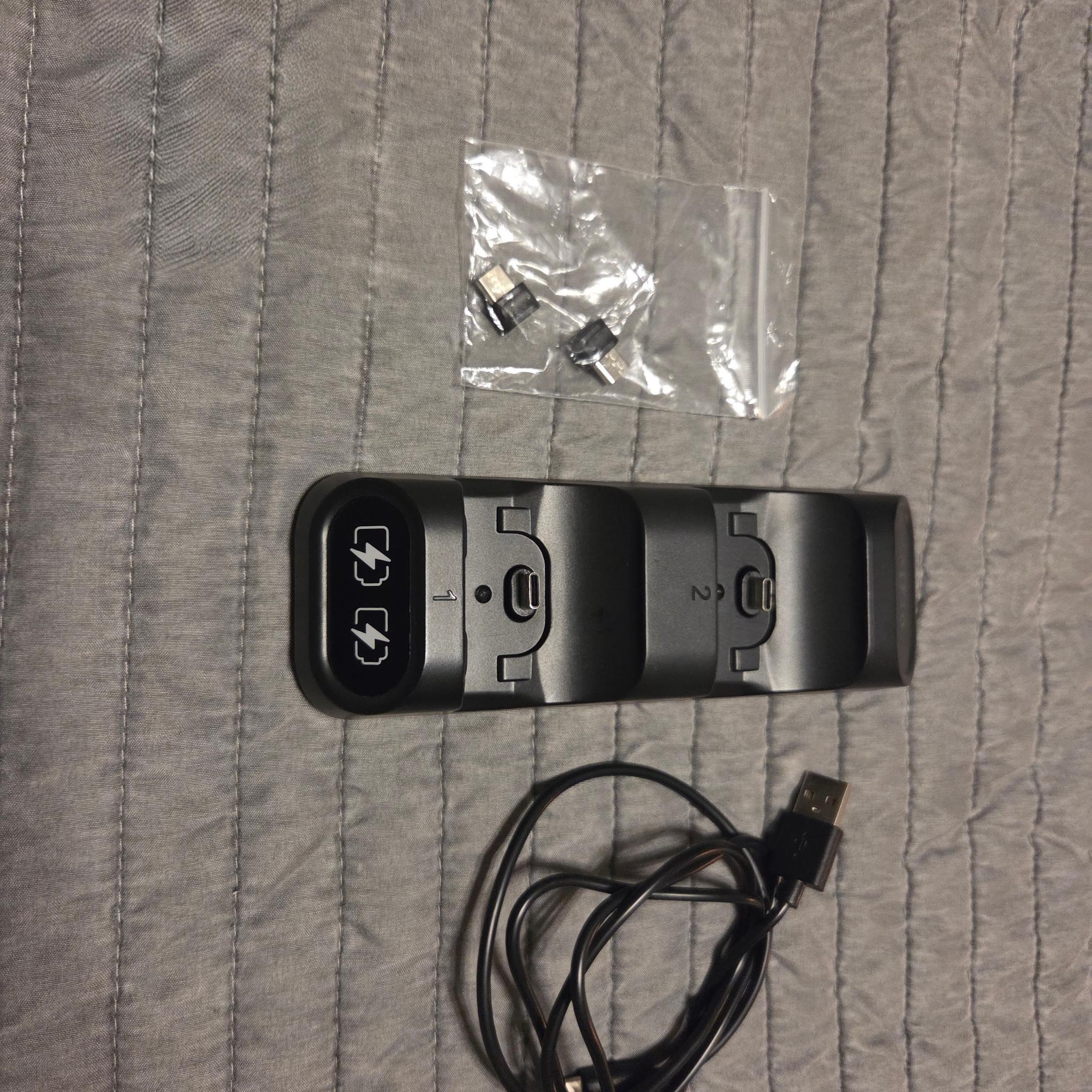 Black dual universal wireless controller charging dock (excellent condition)
