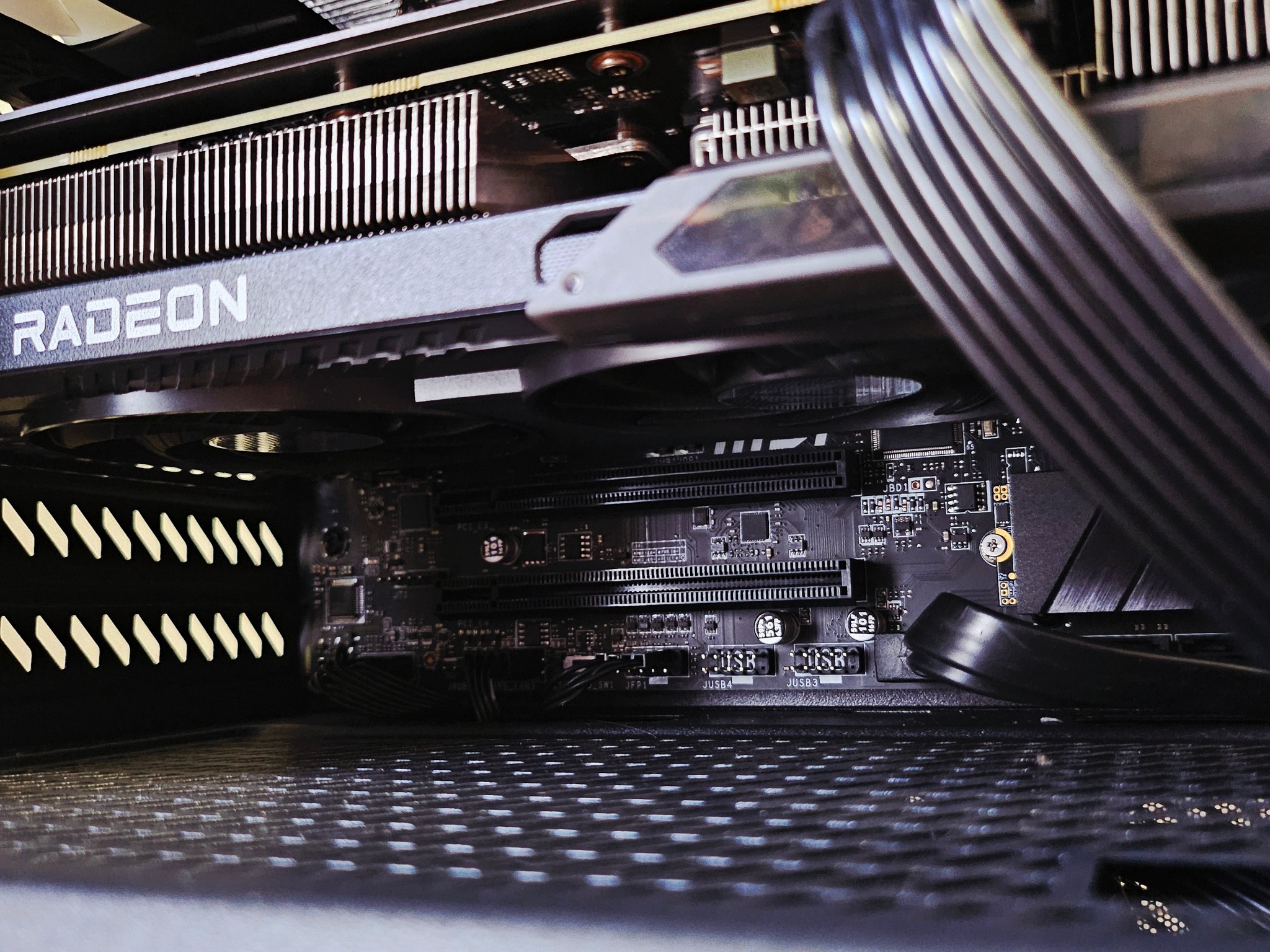 Custom Steam PC | Ryzen 5 5500X3D | 9060 XT 8GB | SteamOS | Controller Included