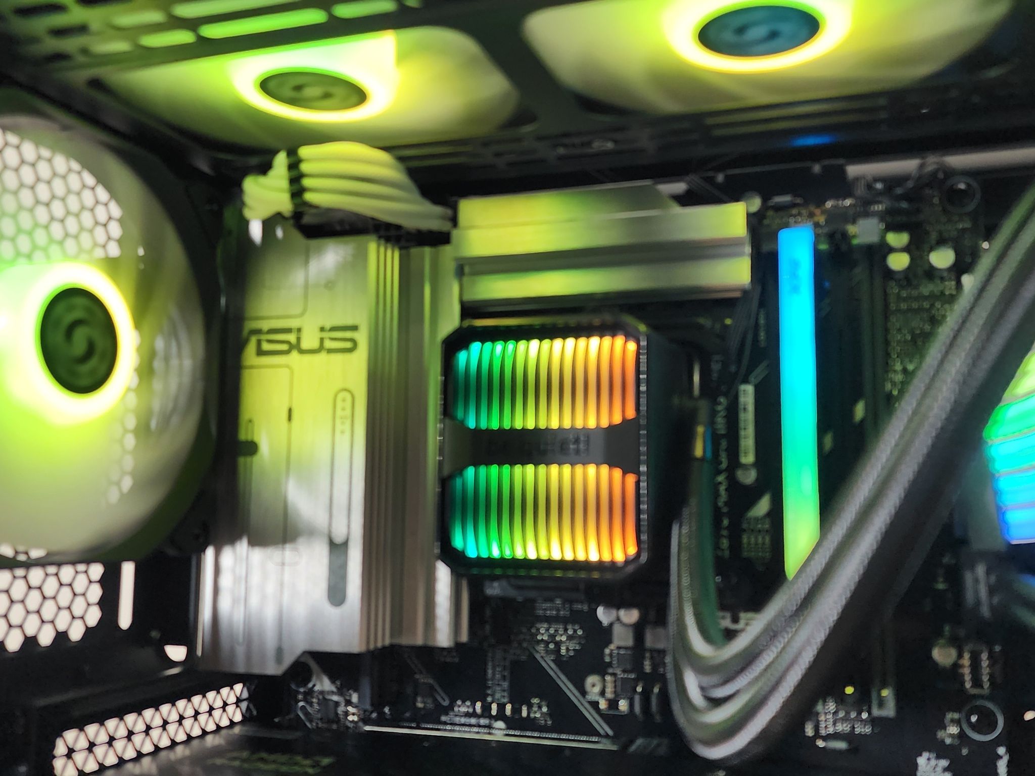 Gaming PC Ultra 7 265KF 16GB RAM 1TB SSD RX 9060 8GB Windows 11 Computer