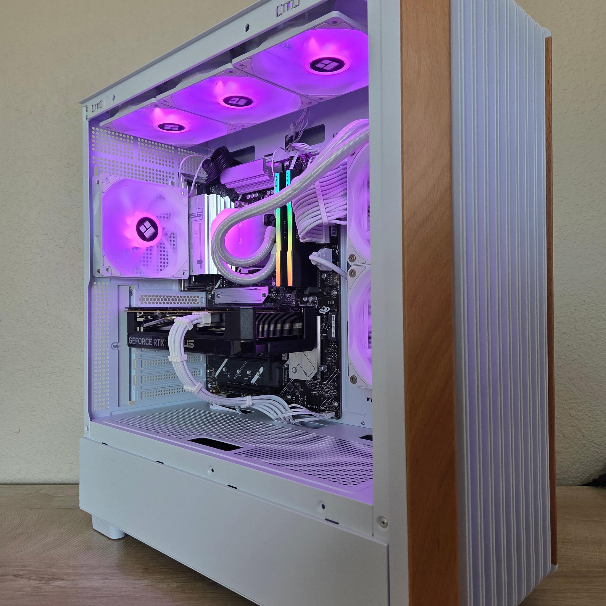 🌲❄️ Timber Frost | RTX 5060 | Ryzen 5 7600 | 32GB DDR5 | Wood Edition Gaming PC 🤍🌲/C/