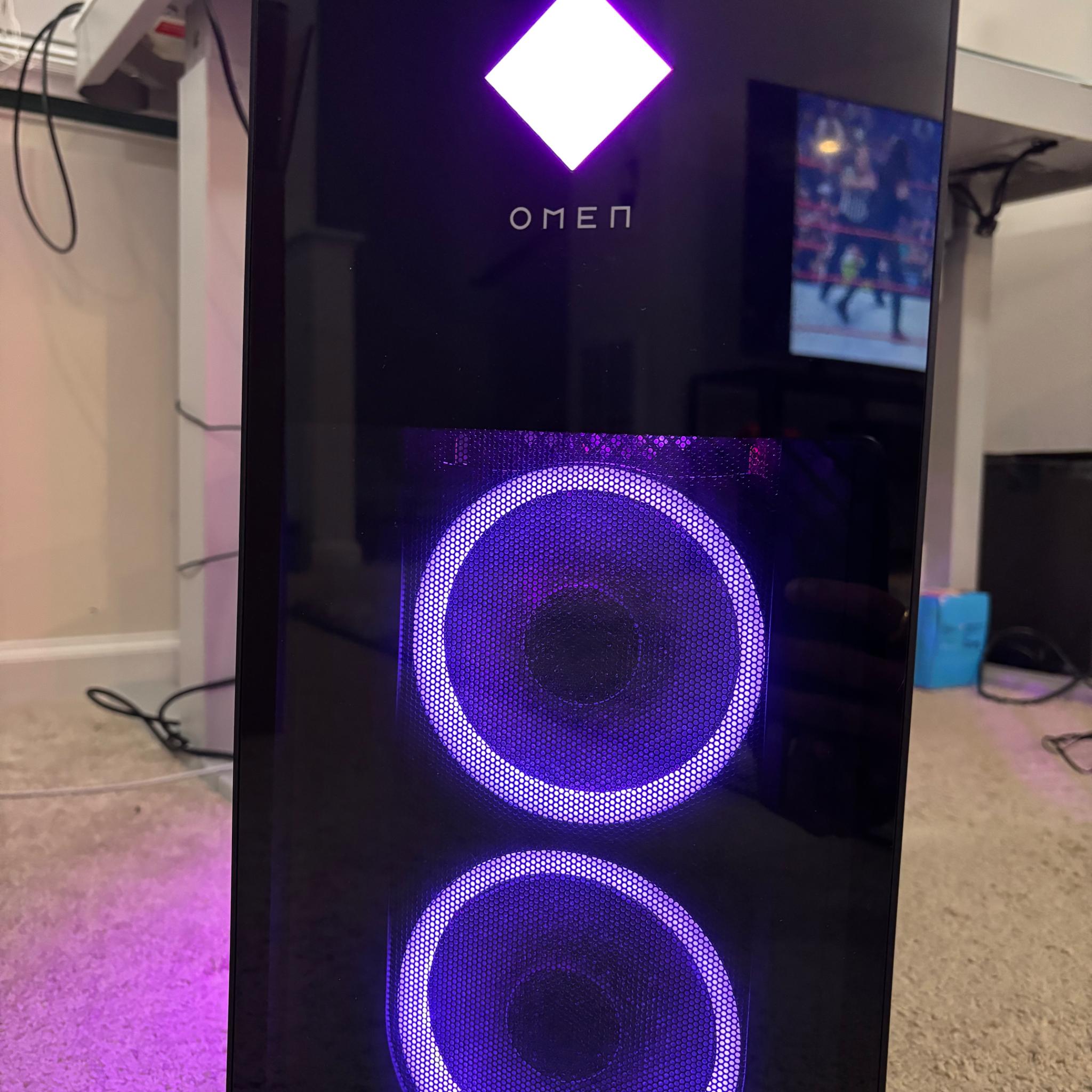 HP OMEN 40L Desktop Gaming Beast - Intel I7-13700,16GB DDR5 5200MHZ,512GB Gen4 SSD,AMD RX 7700XT