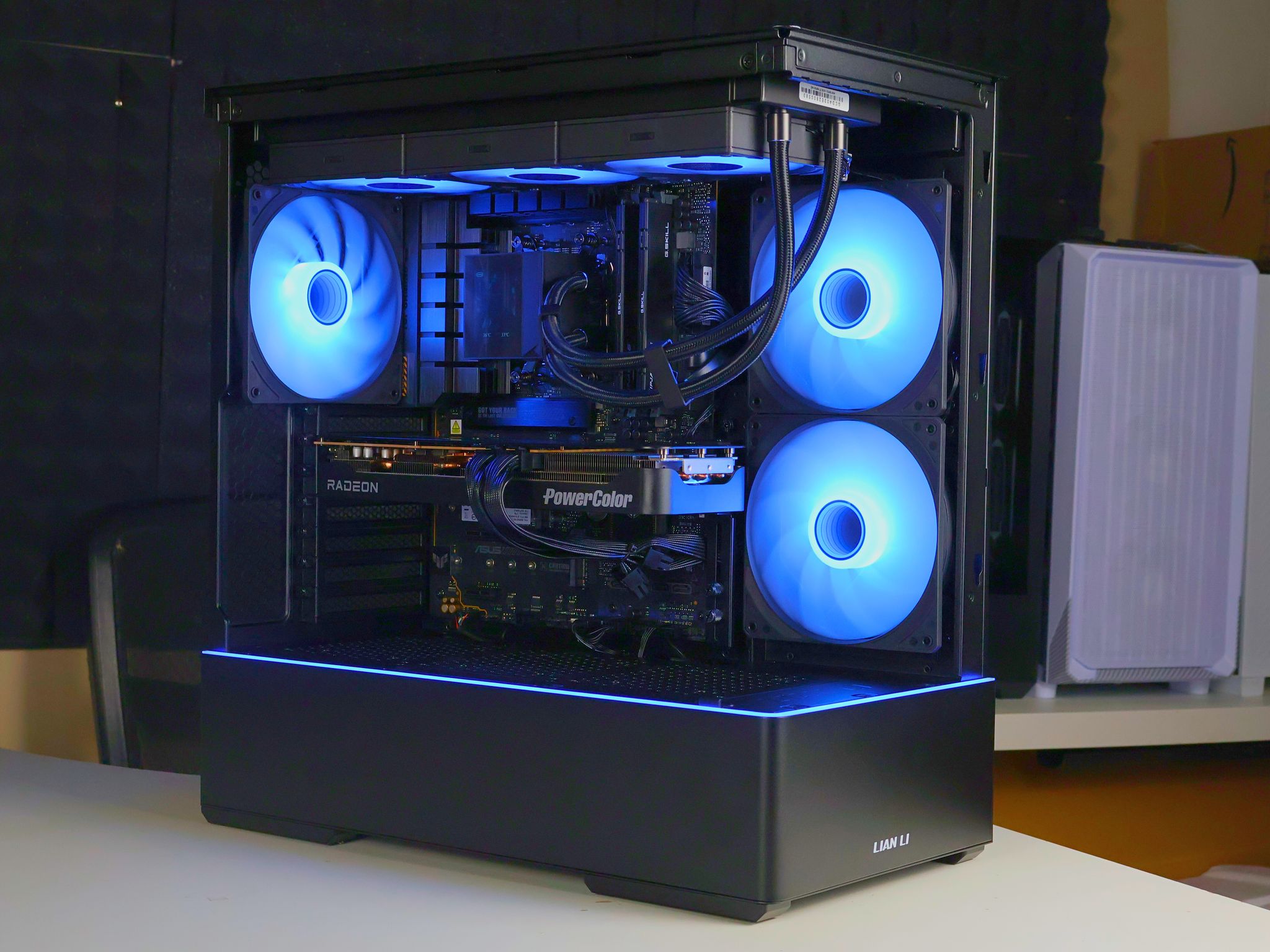⚫ Ryzen 7 9700X/RX 9070XT 16GB Gaming/Streaming PC ⚫