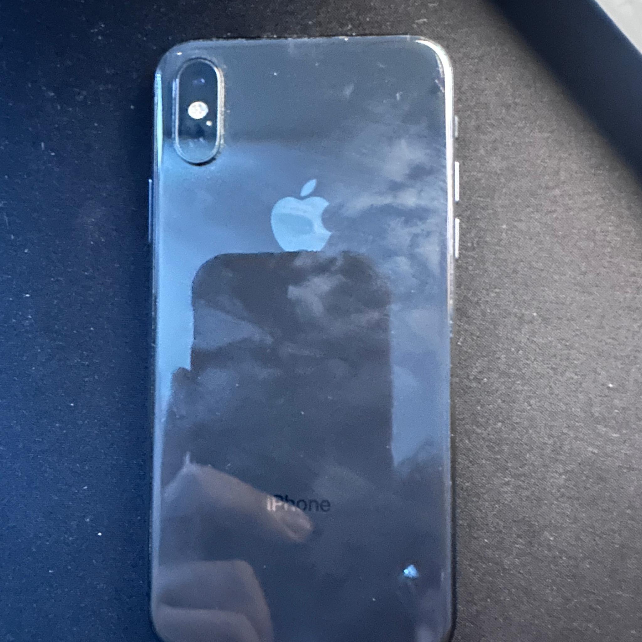 Apple iPhone XS 64GB, AT&T (DAMAGED BUT FUNCTIONAL )