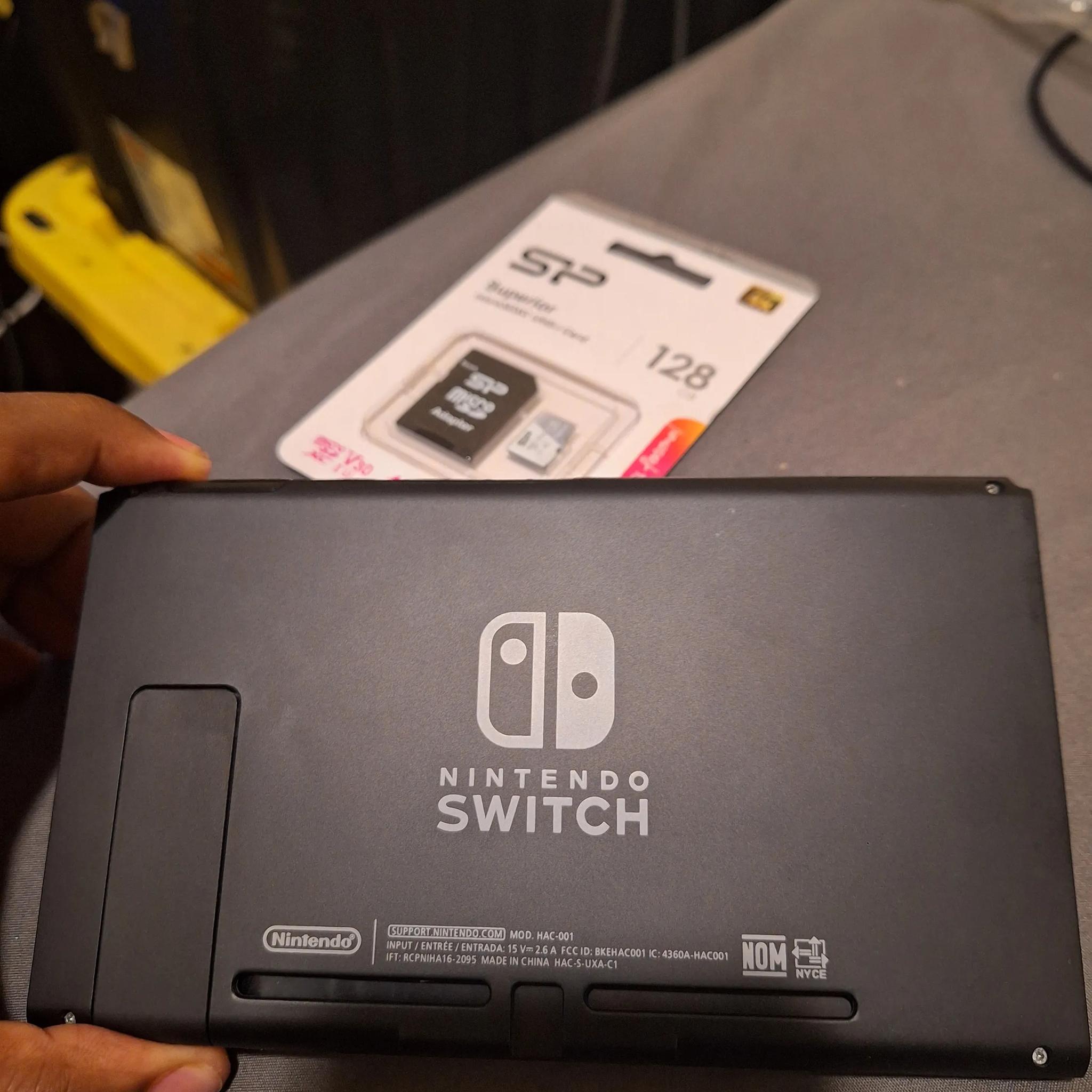 Unbanned Unpatched V1 Nintendo Switch Tablet with dock