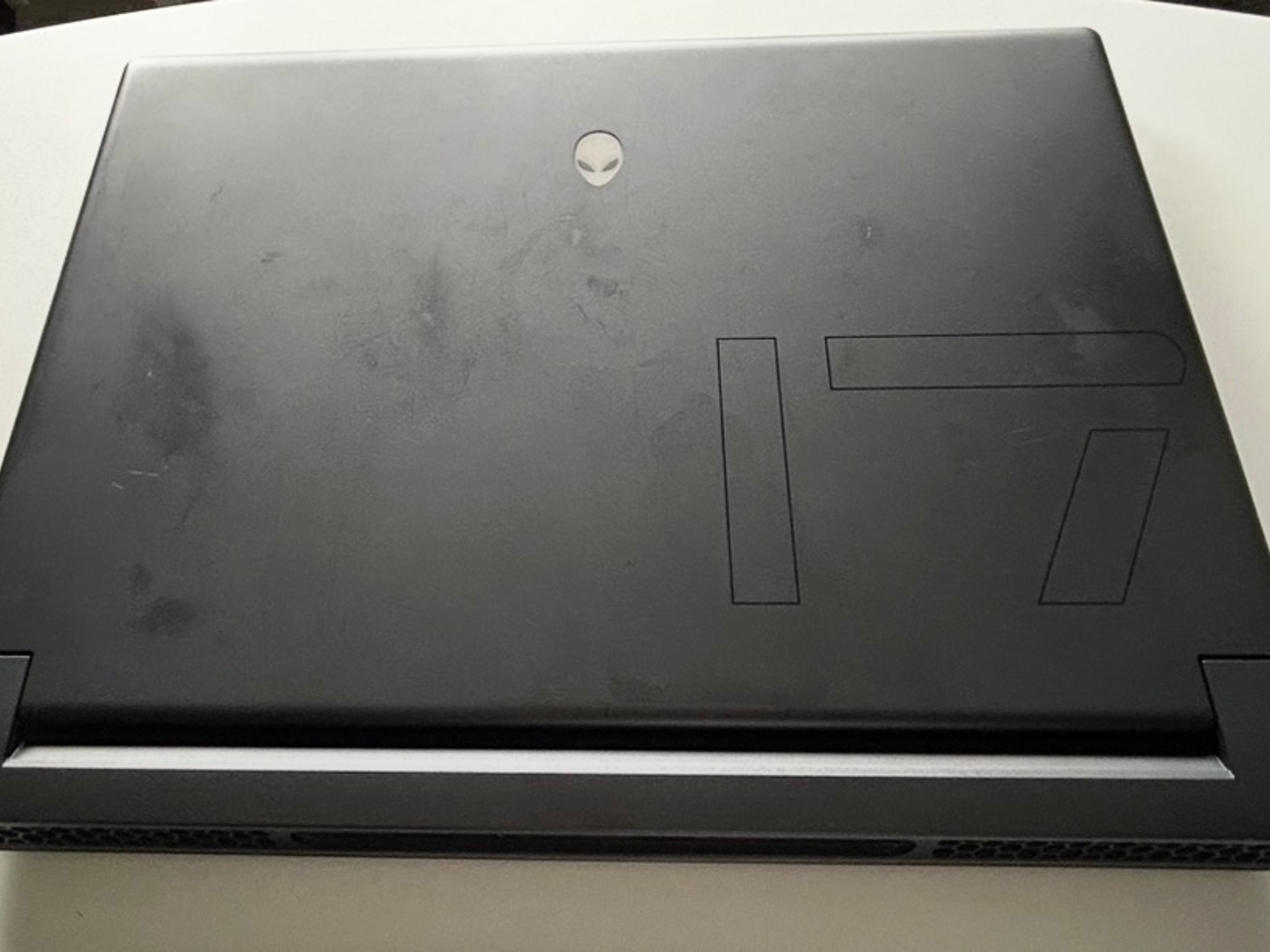 Alienware M17 R5 17.3'' (1TB SSD. AMD Ryzen 9 6900HX, 4.9GHz 32GB RAM) Laptop