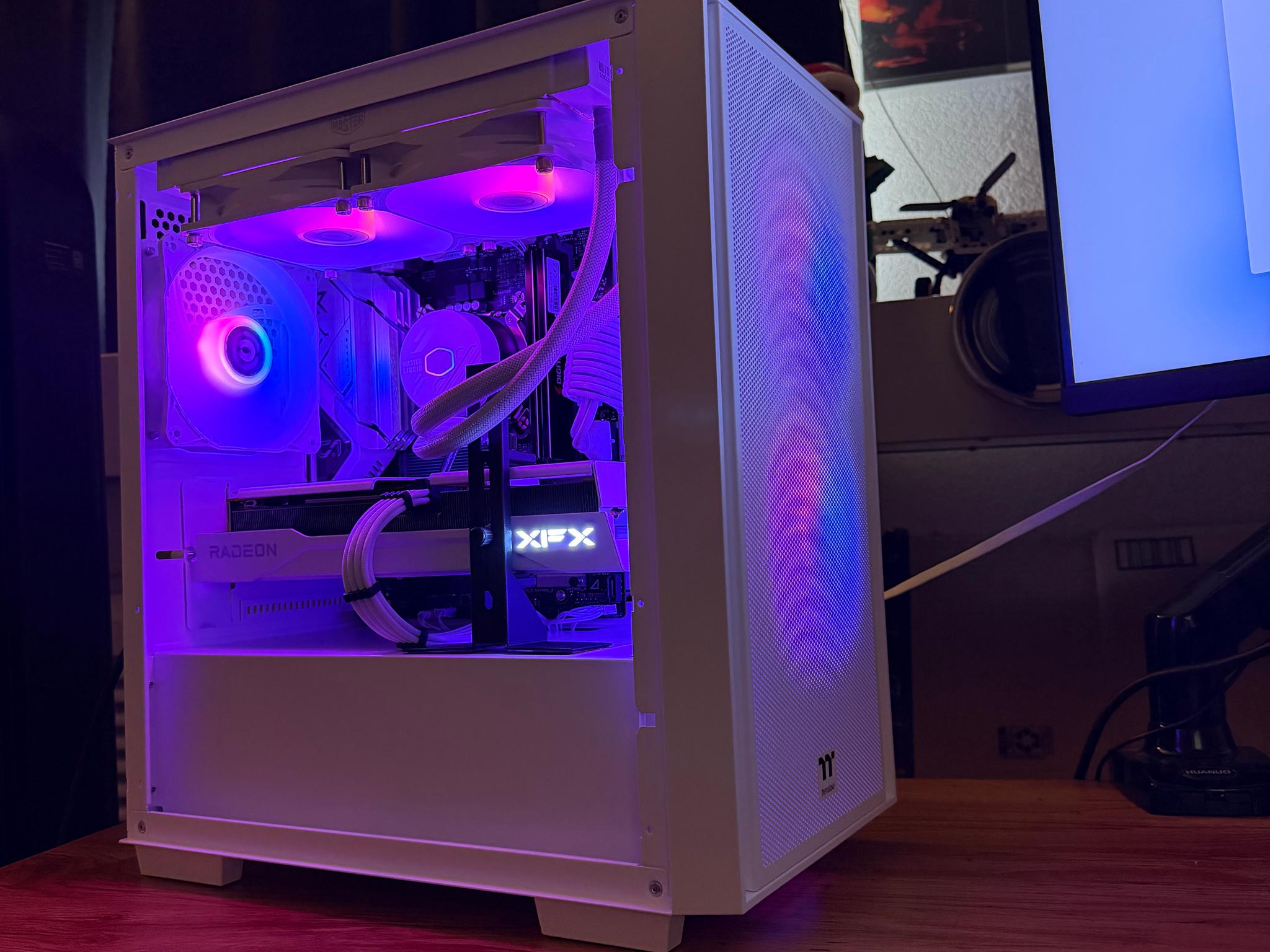 ❄️🧊 White Out 🧊❄️ Intel Gaming PC! i5-13600K | 9060XT 16GB | 1TB SSD | 32GB DDR4 | Free Shipping!
