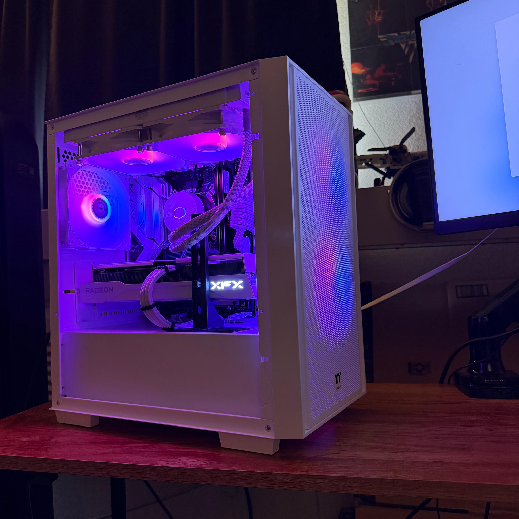 ❄️🧊 White Out 🧊❄️ Intel Gaming PC! i5-13600K | 9060XT 16GB | 1TB SSD | 32GB DDR4 | Free Shipping!