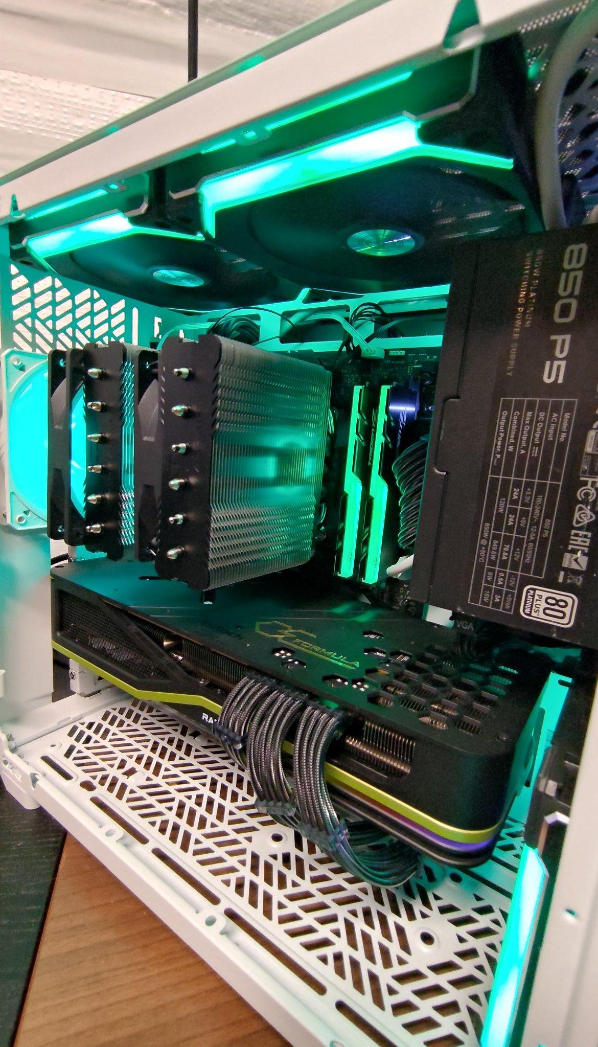 🐍The Green Meanie🐍 | Ryzen 5900X | 6950XT | 64GB DDR4 | 1TB PCIE NVME 4.0 | Lian Li Unifans