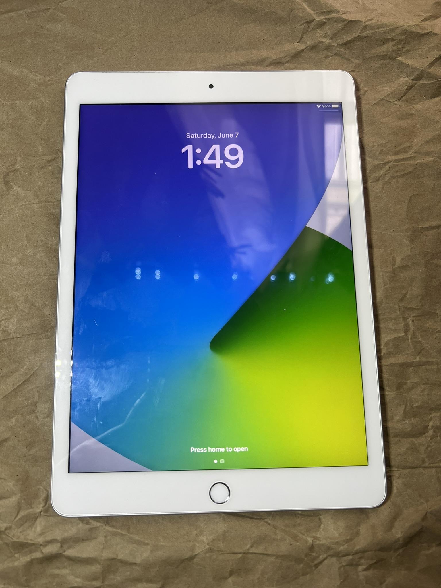 Apple iPad 8th Gen – Wi-Fi – 32GB – Silver
