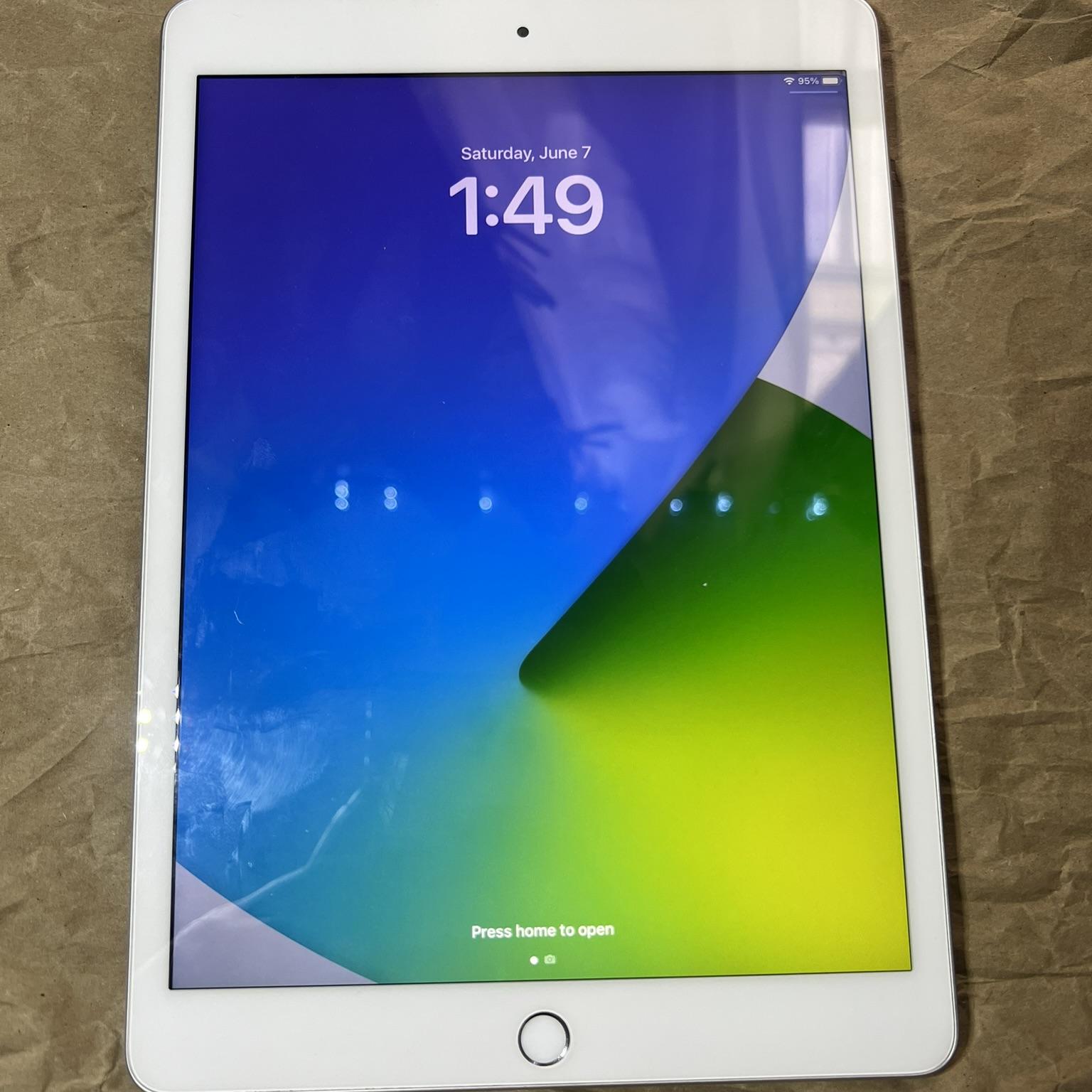 Apple iPad 8th Gen – Wi-Fi – 32GB – Silver