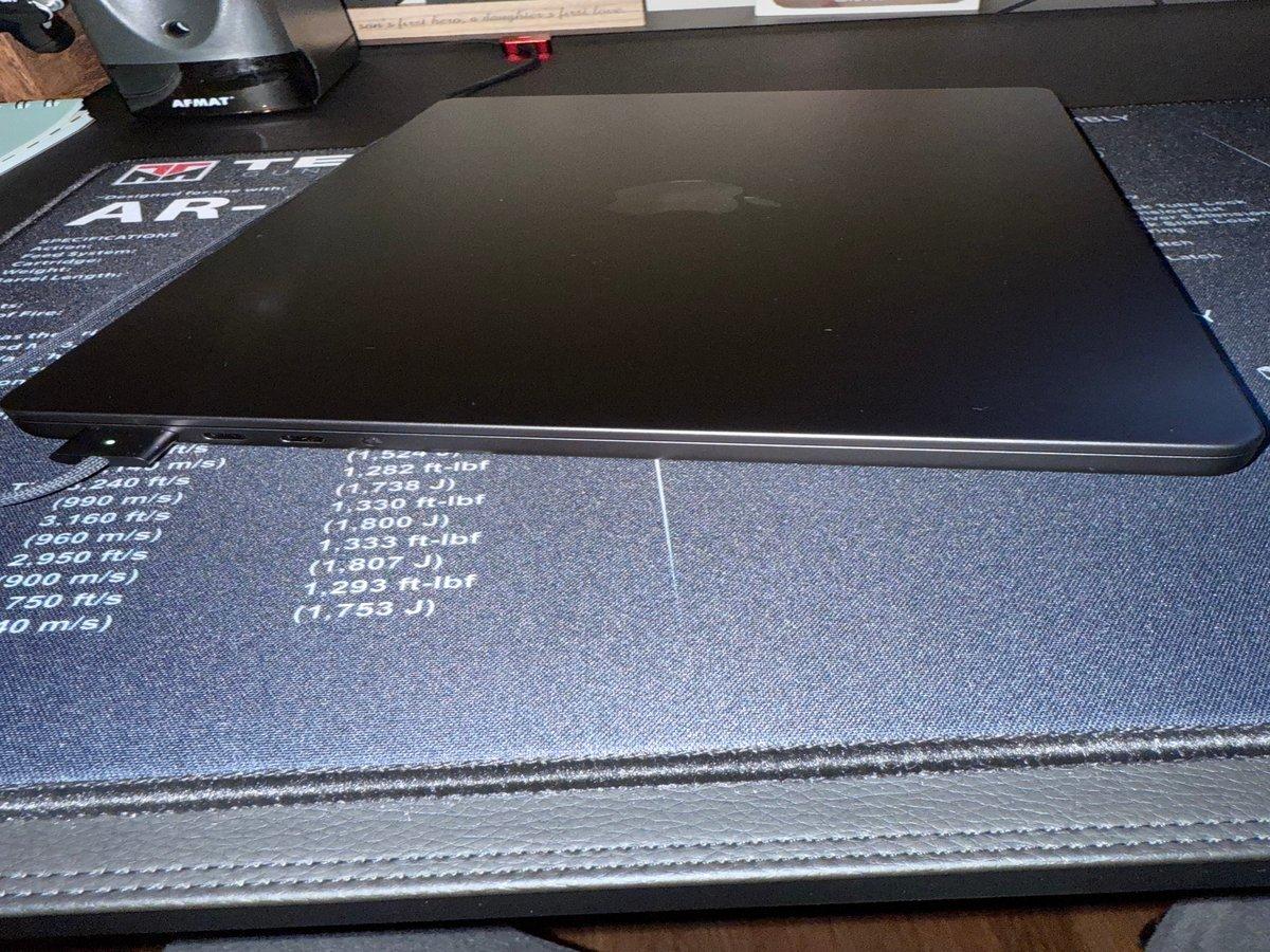 Apple Macbook Pro M3 Pro 18 Gb RAM 1 Tb SSD