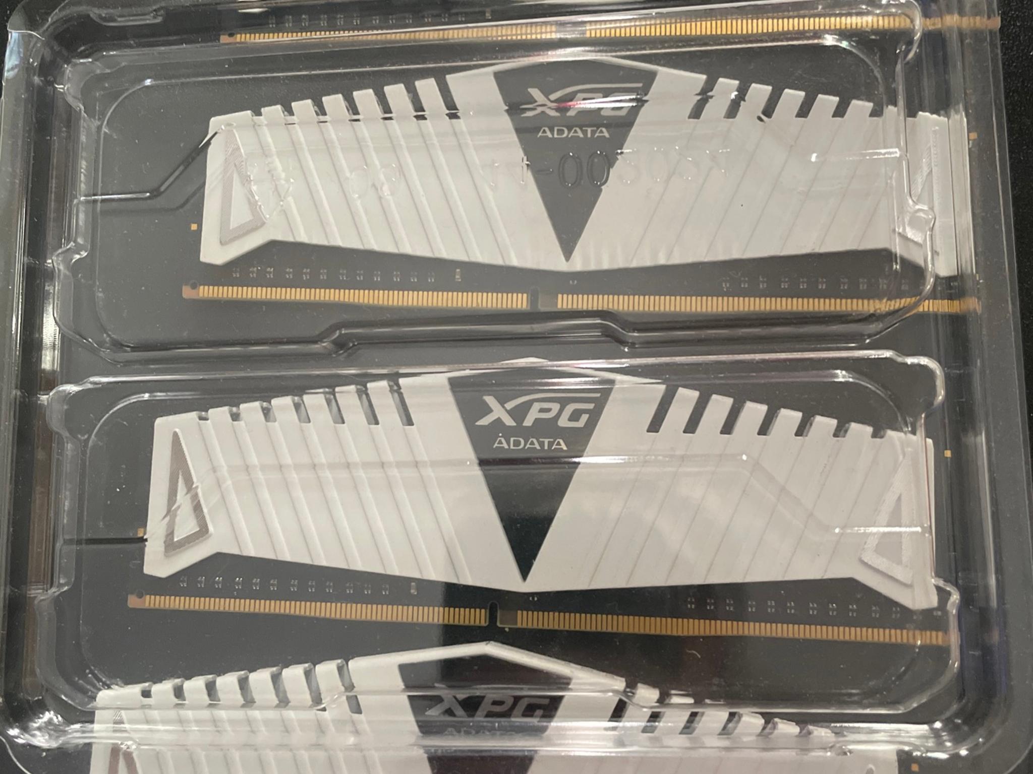 XPG ADATA 8gb 3200mhz DDR4 (4x8gb)
