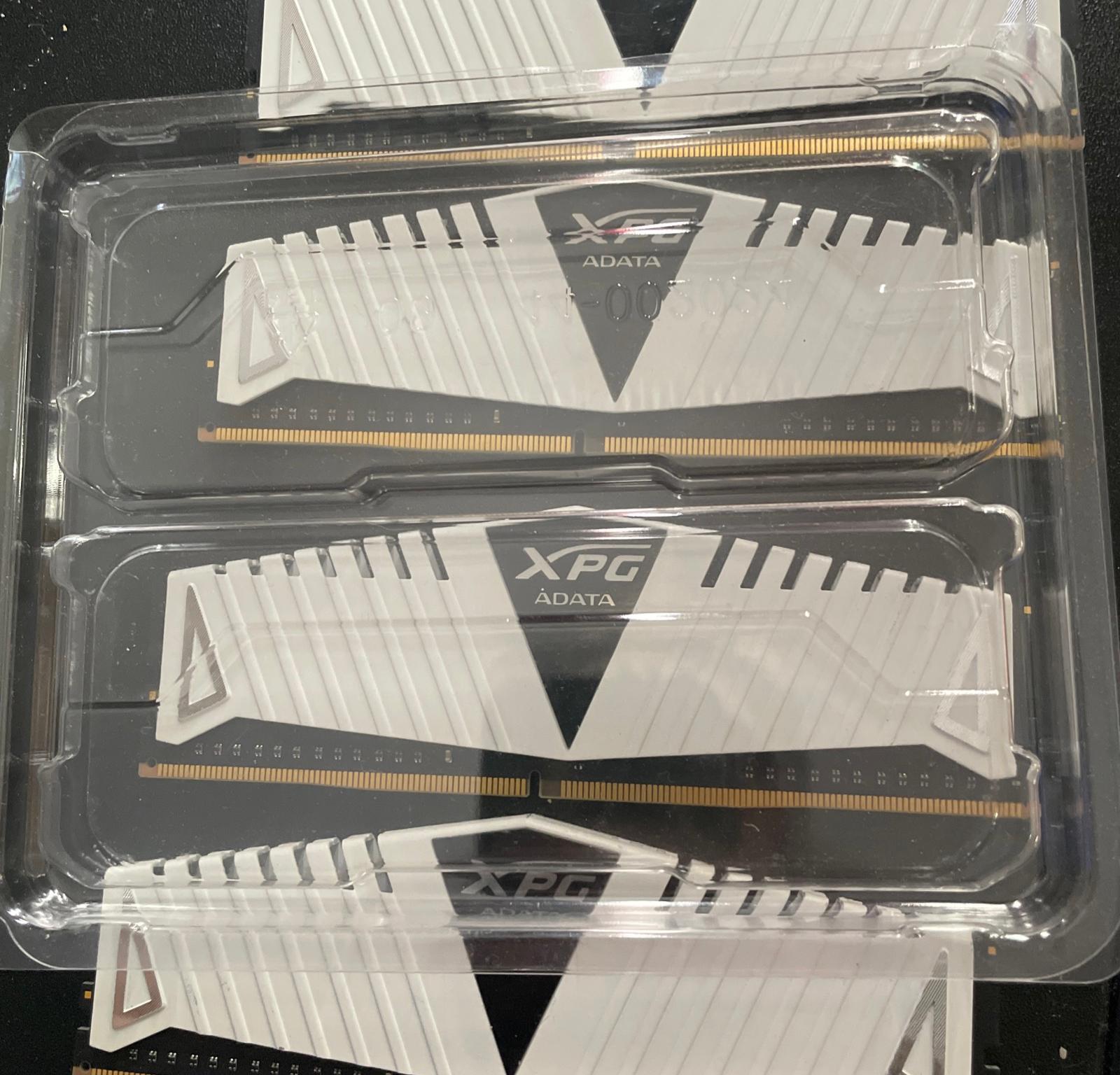 XPG ADATA 8gb 3200mhz DDR4 (4x8gb)