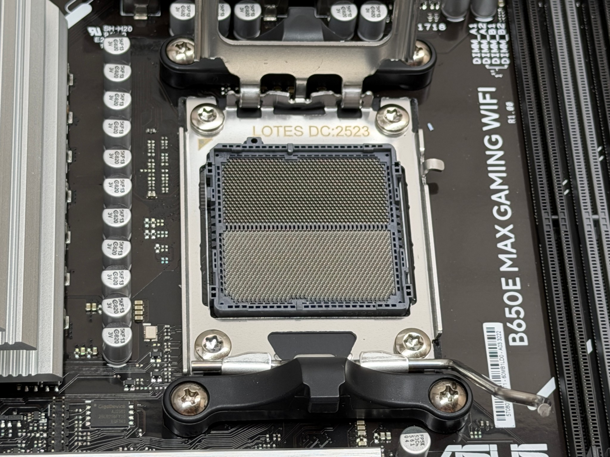ASUS B650 + Ryzen 5 7600X Combo