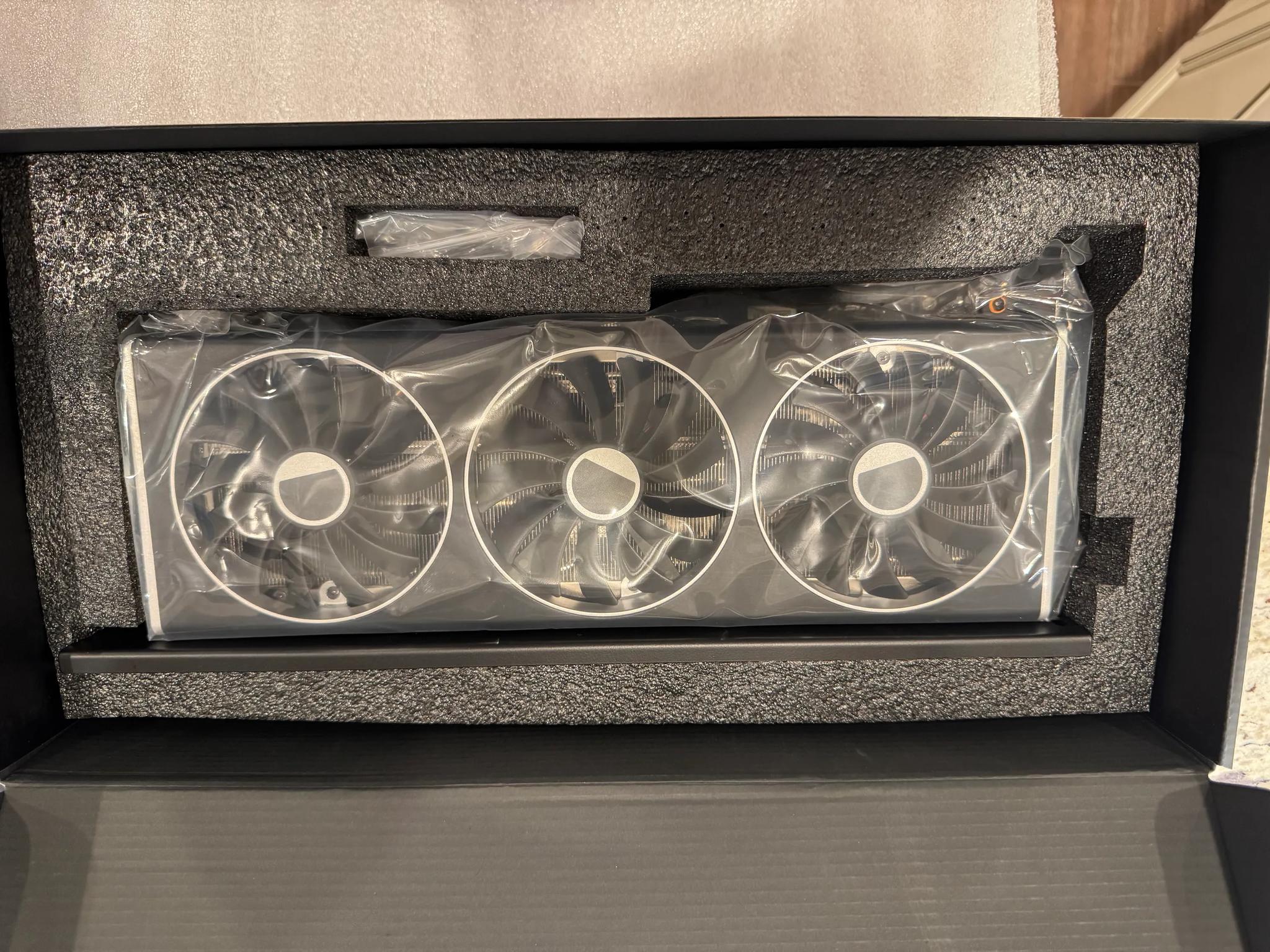 XFX SPEEDSTER MERC 310 AMD Radeon™ RX 7900 XTX Black Edition