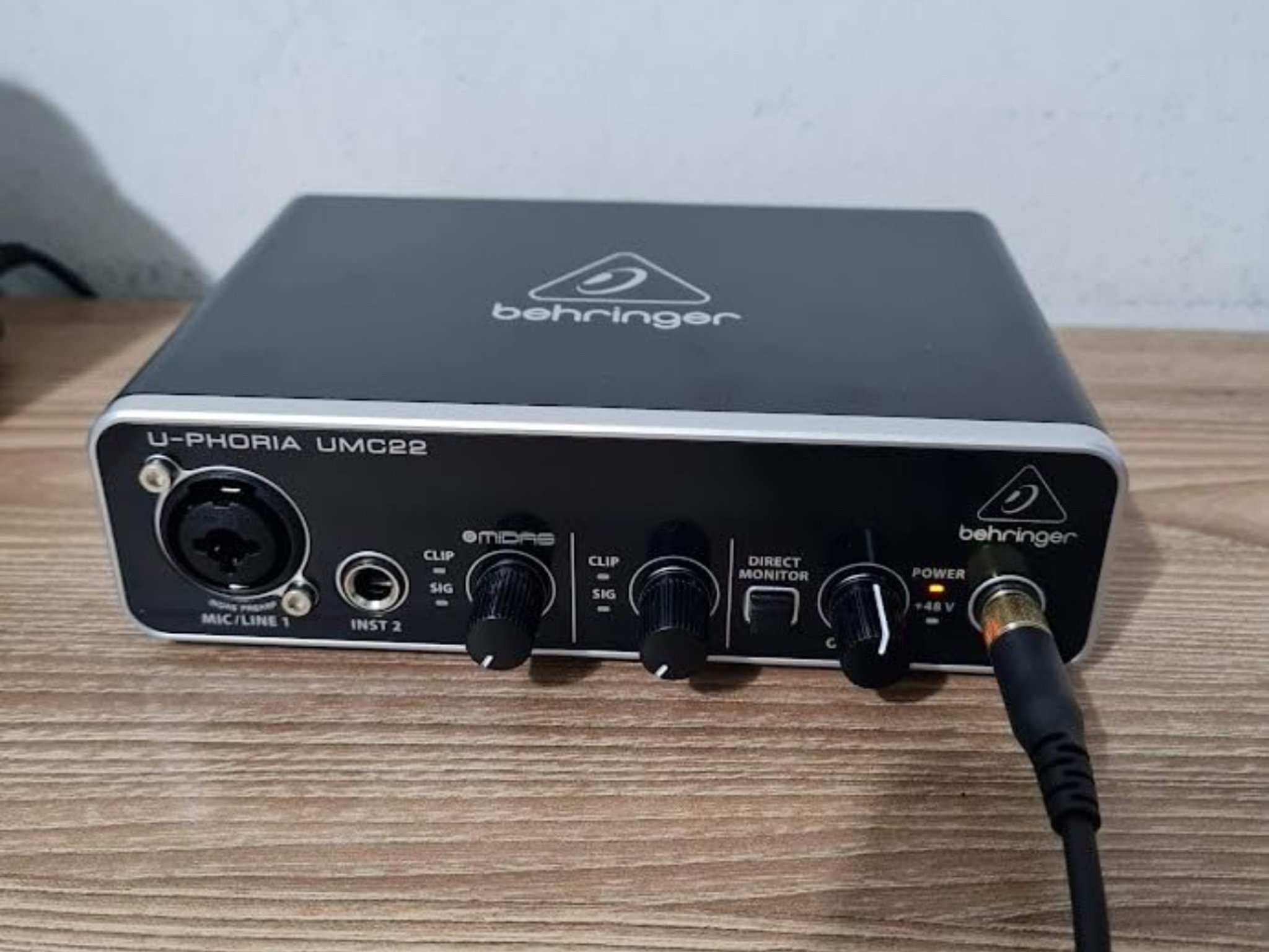 Behringer U-Phoria UMC22 USB Audio Interface