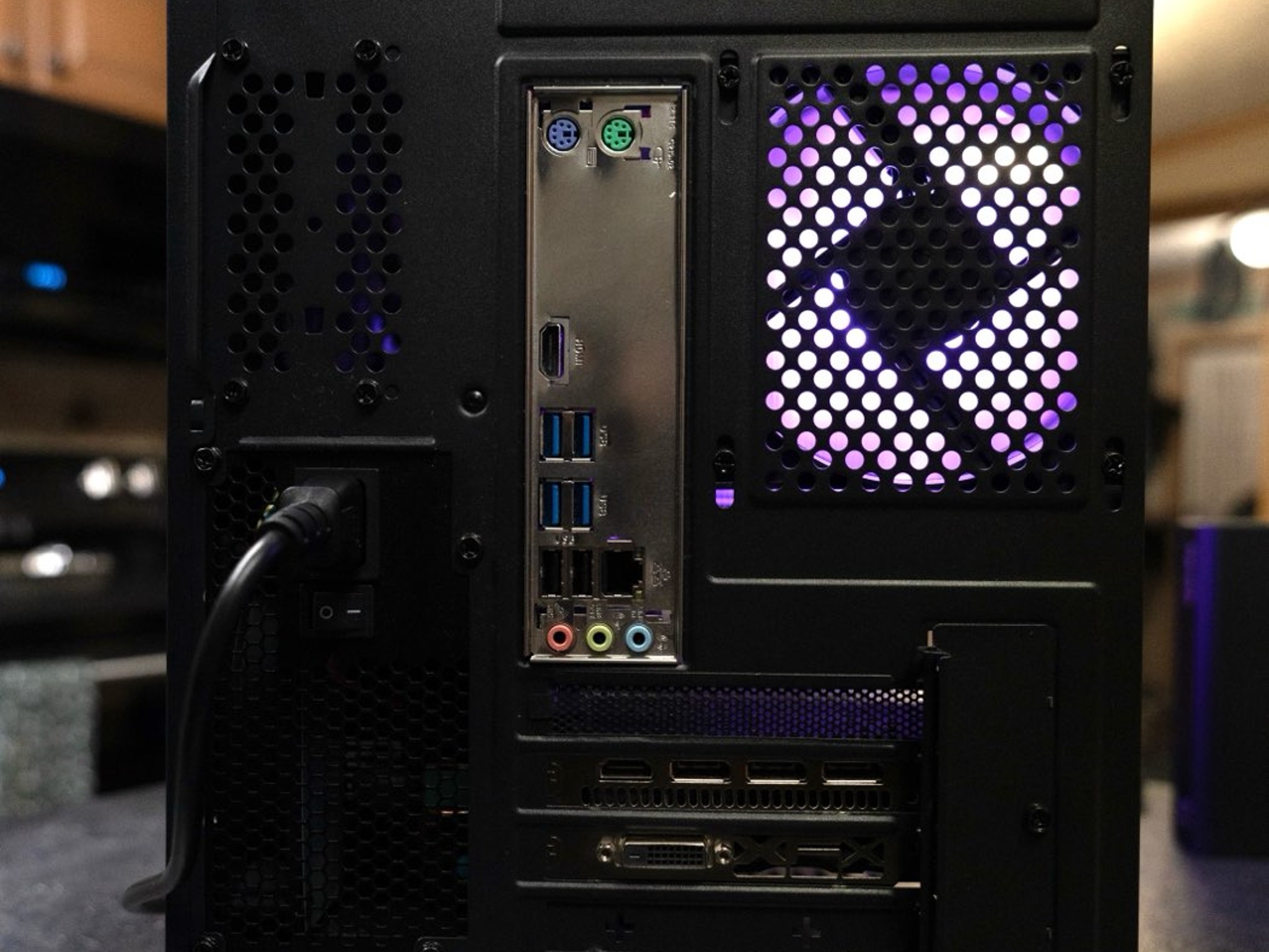 ‼️R5 2600, rx580, 16gb ram, Custom built Gaming Pc‼️