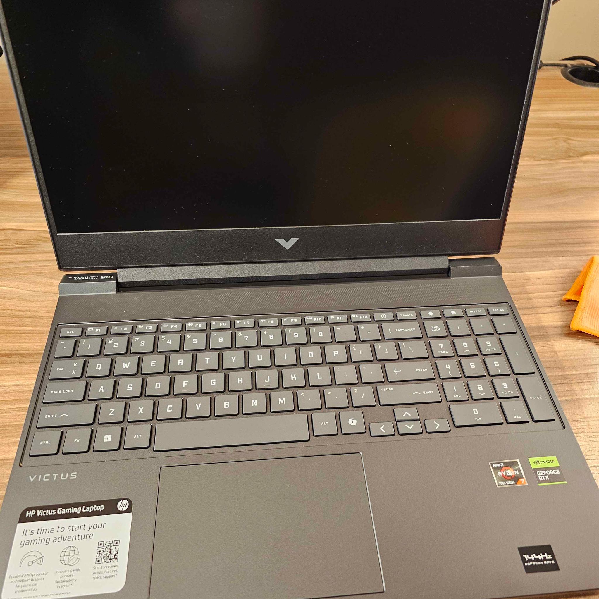 HP - Victus 15.6" - Ryzen 7 7445HS - RTX 4050 - 16GB DDR5 - 512GB SSD - Win 11 - Mica Silver