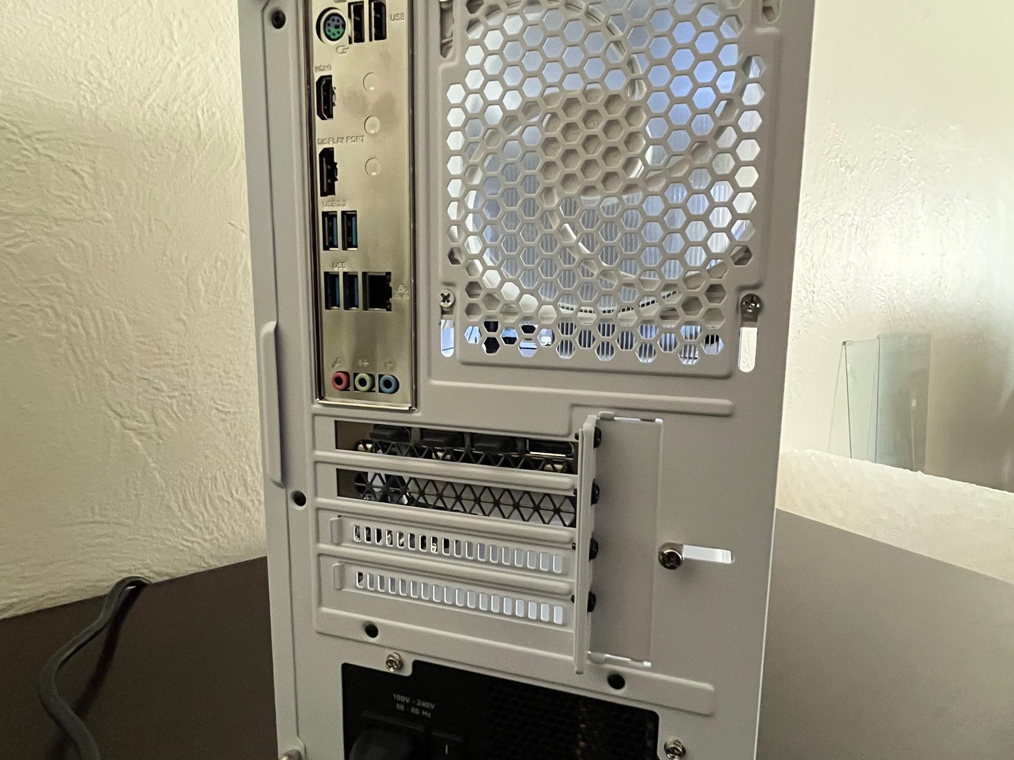 White-Out V3 Intel i5 11600K/RTX 3060 12GB