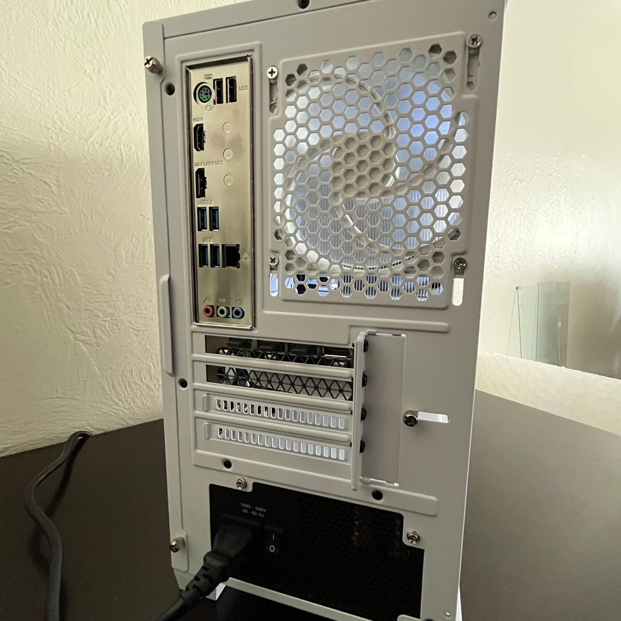 White-Out V3 Intel i5 11600K/RTX 3060 12GB