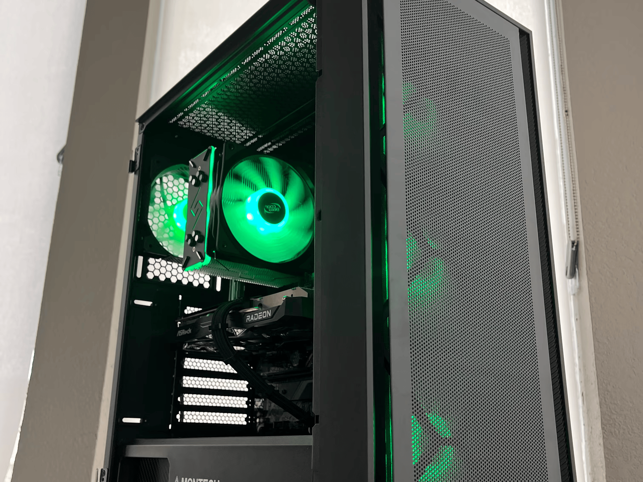 Blackout🥷| i5-10400, Rx 6600 Gaming PC