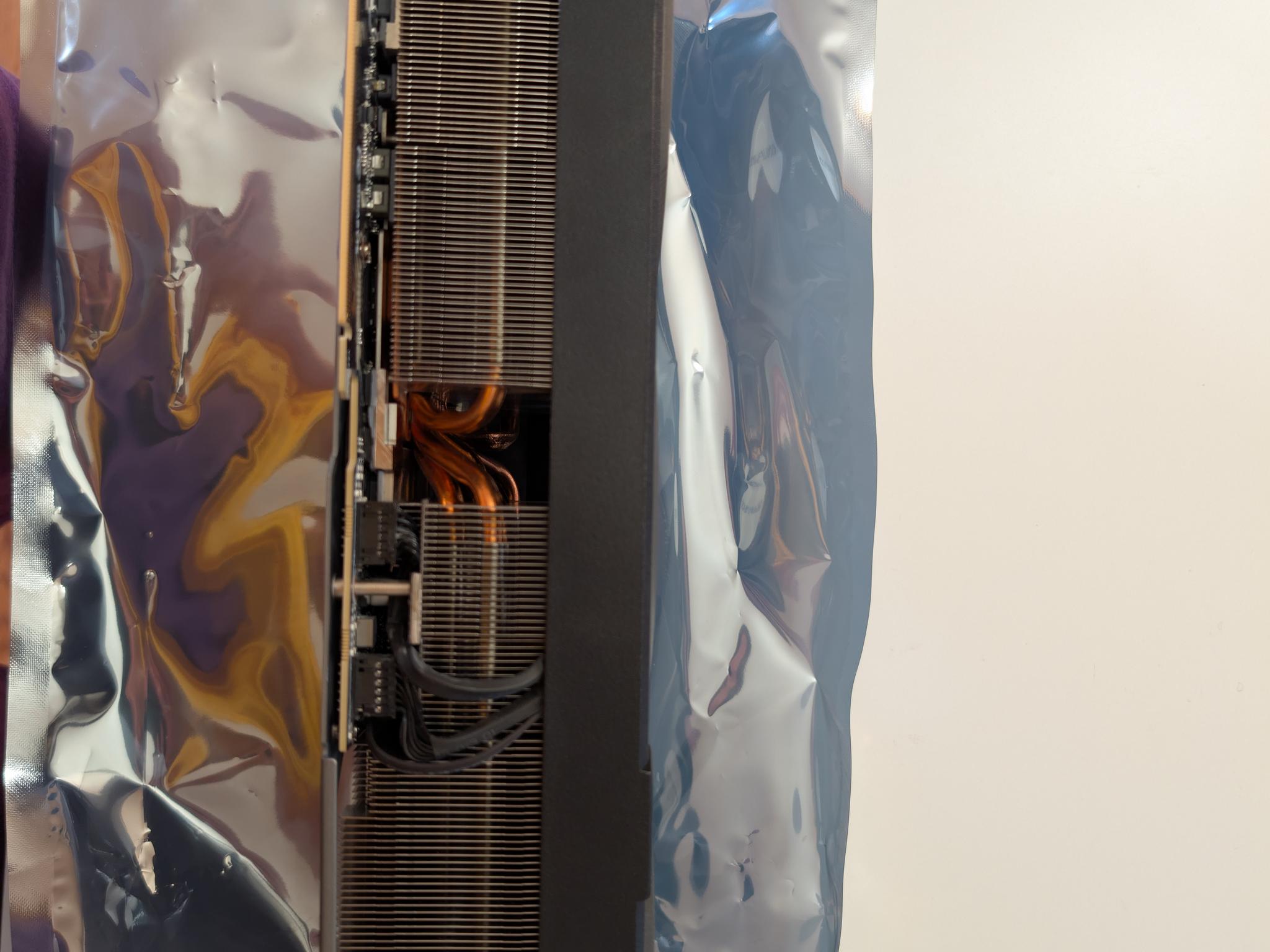GIGABYTE GeForce RTX 4090 GAMING OC 24G with original box and 4x8 pin to 16 pin adapter