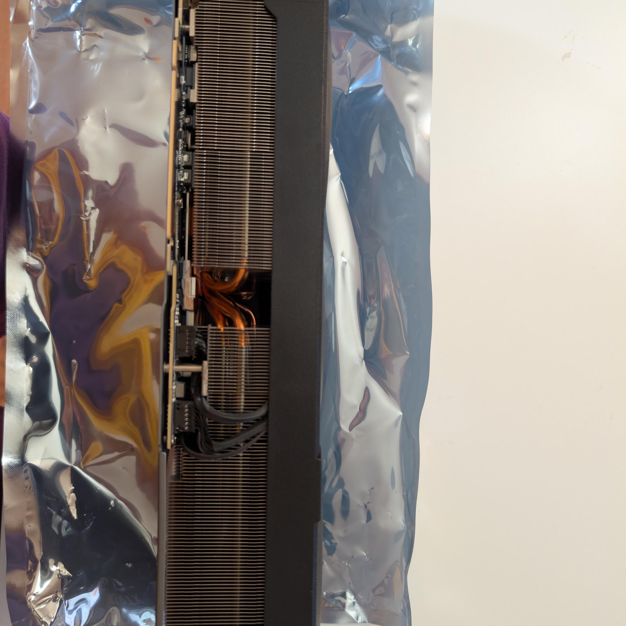 GIGABYTE GeForce RTX 4090 GAMING OC 24G with original box and 4x8 pin to 16 pin adapter
