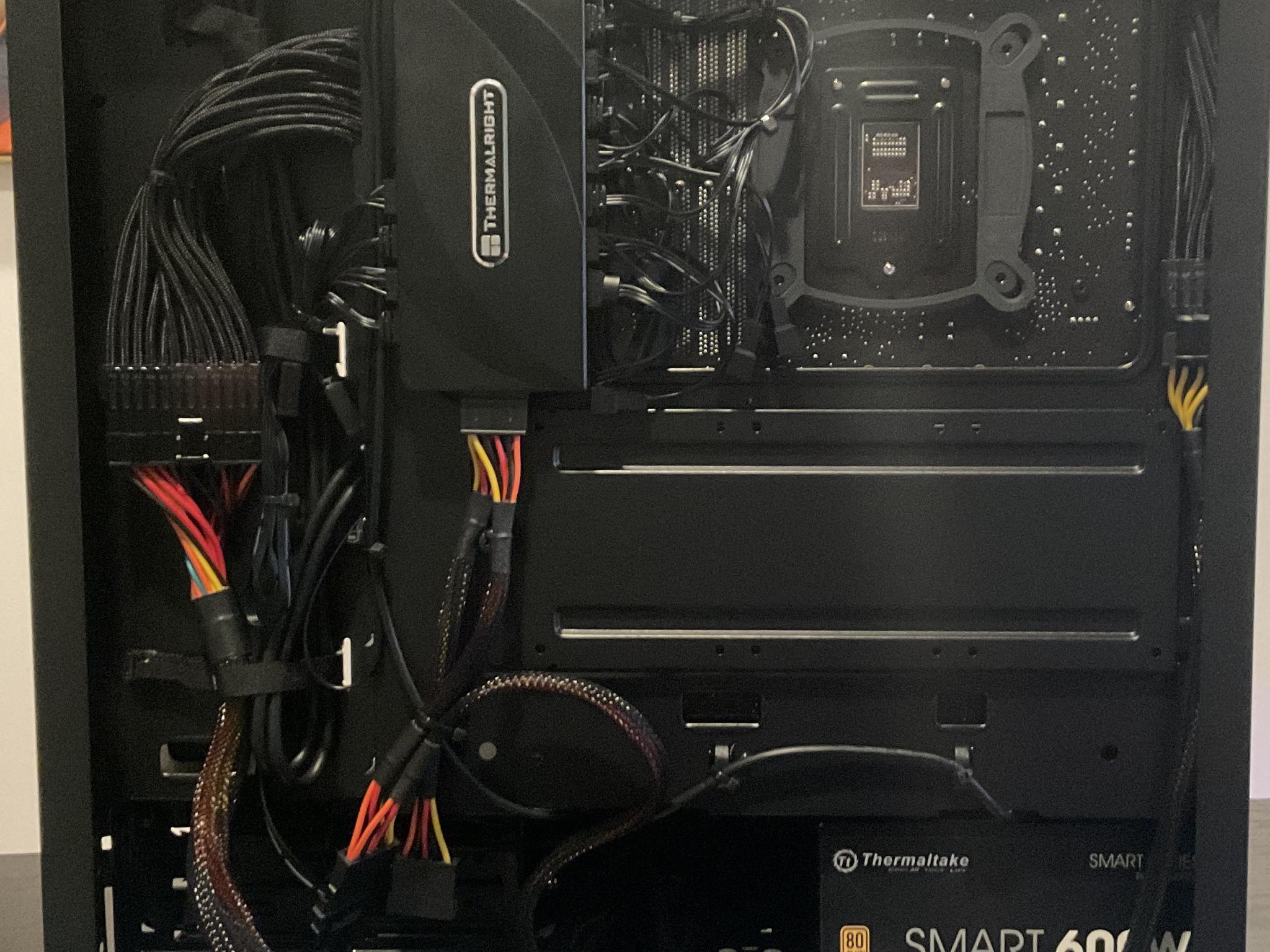Red Knight Custom Gaming-PC RTX 3060 Ti/32GB Ram/i7 (Fortnite Themed Build) -Streamer Starter Pack!