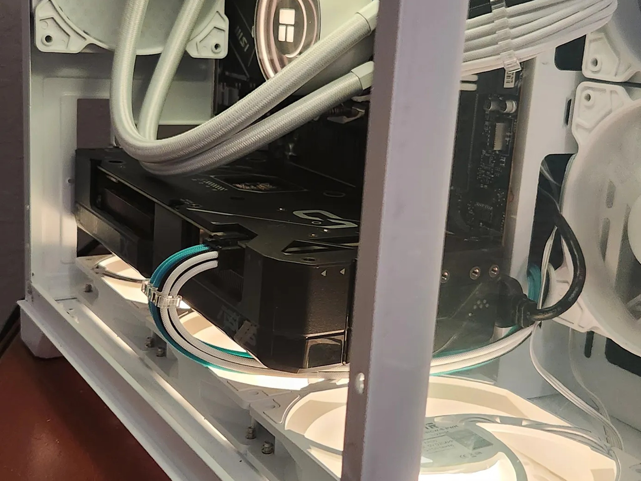 "Frostbyte" Gaming pc 🧊 Ryzen 5 7600x 🧊 rtx 4070 🧊 32gb ddr5 🧊