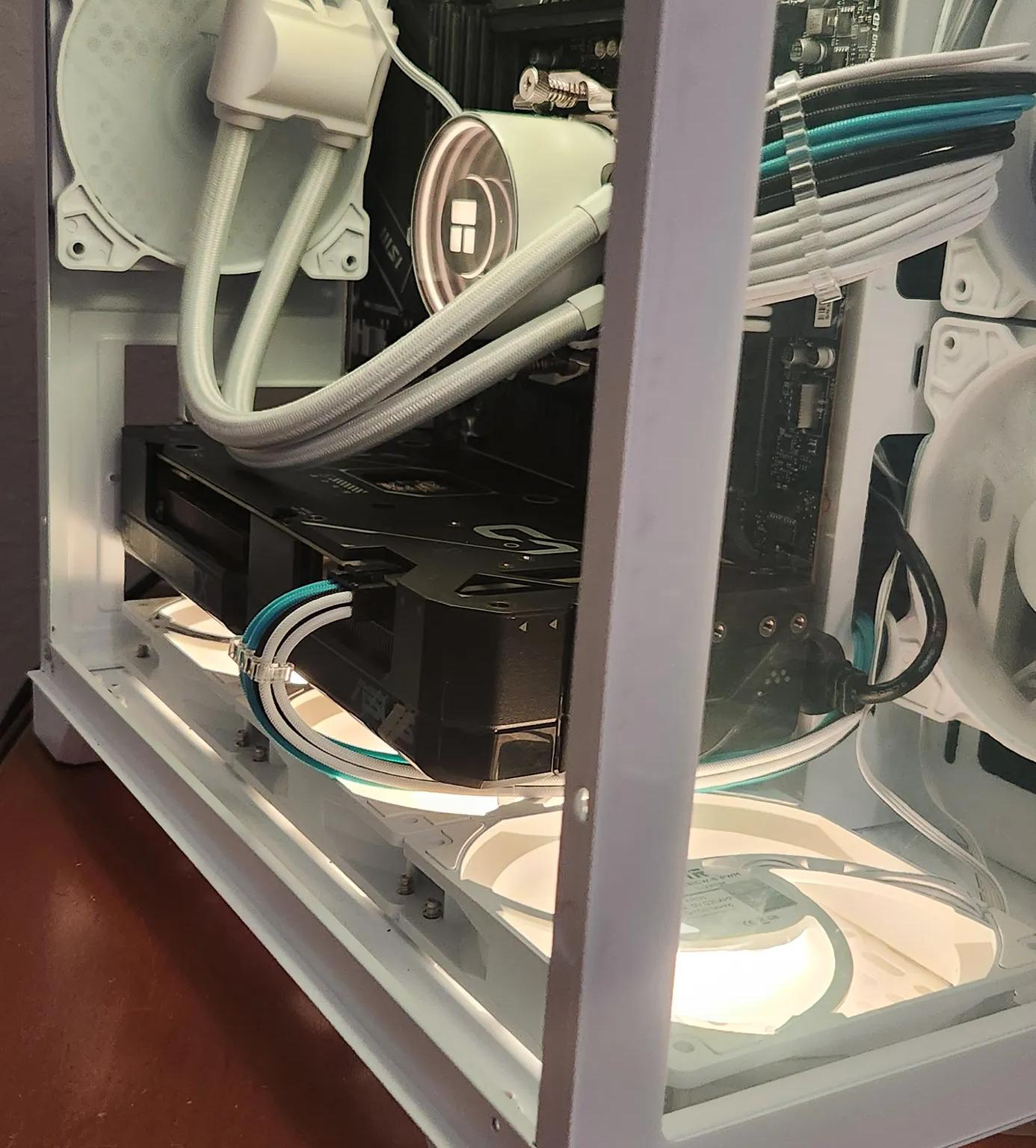 "Frostbyte" Gaming pc 🧊 Ryzen 5 7600x 🧊 rtx 4070 🧊 32gb ddr5 🧊