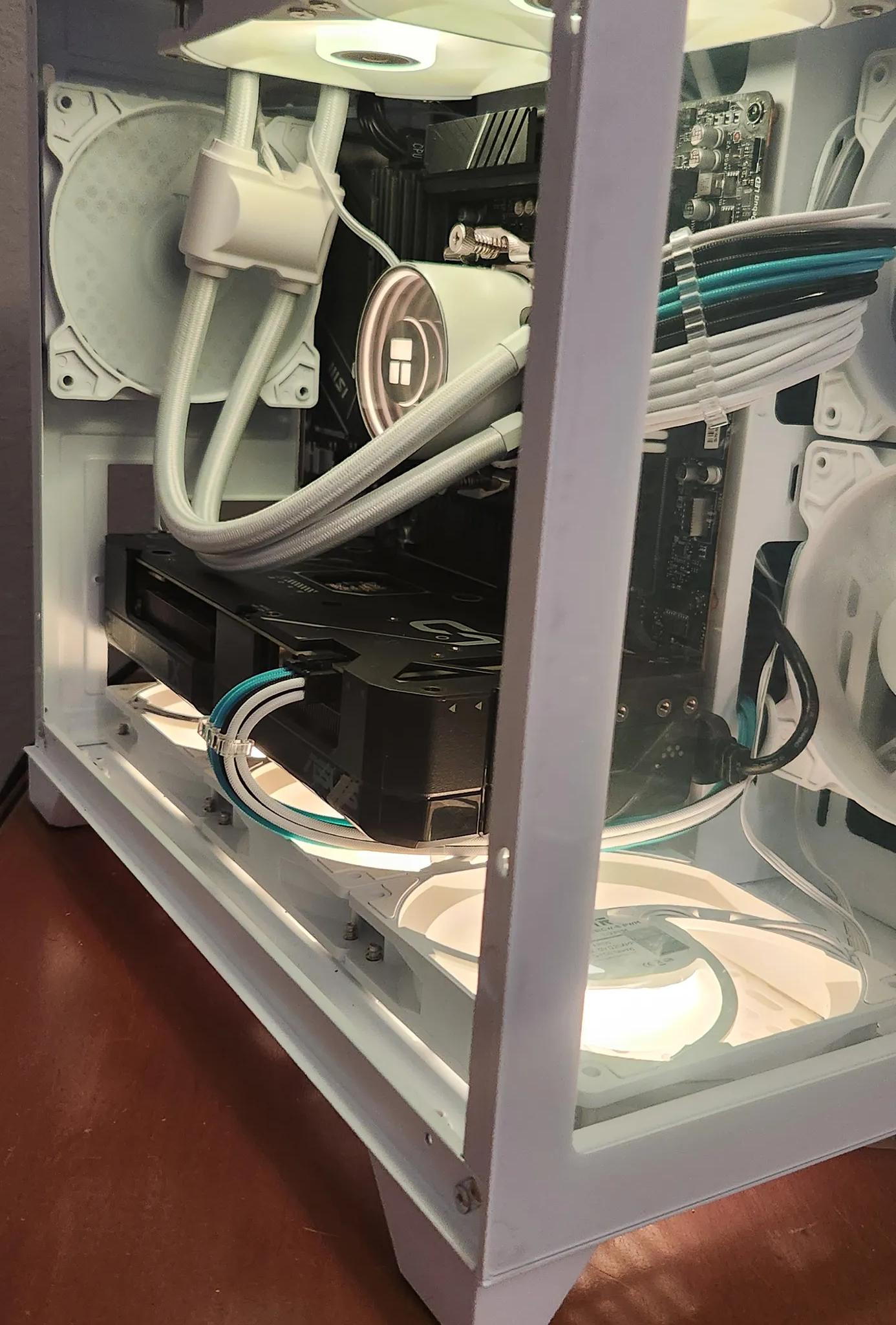 "Frostbyte" Gaming pc 🧊 Ryzen 5 7600x 🧊 rtx 4070 🧊 32gb ddr5 🧊