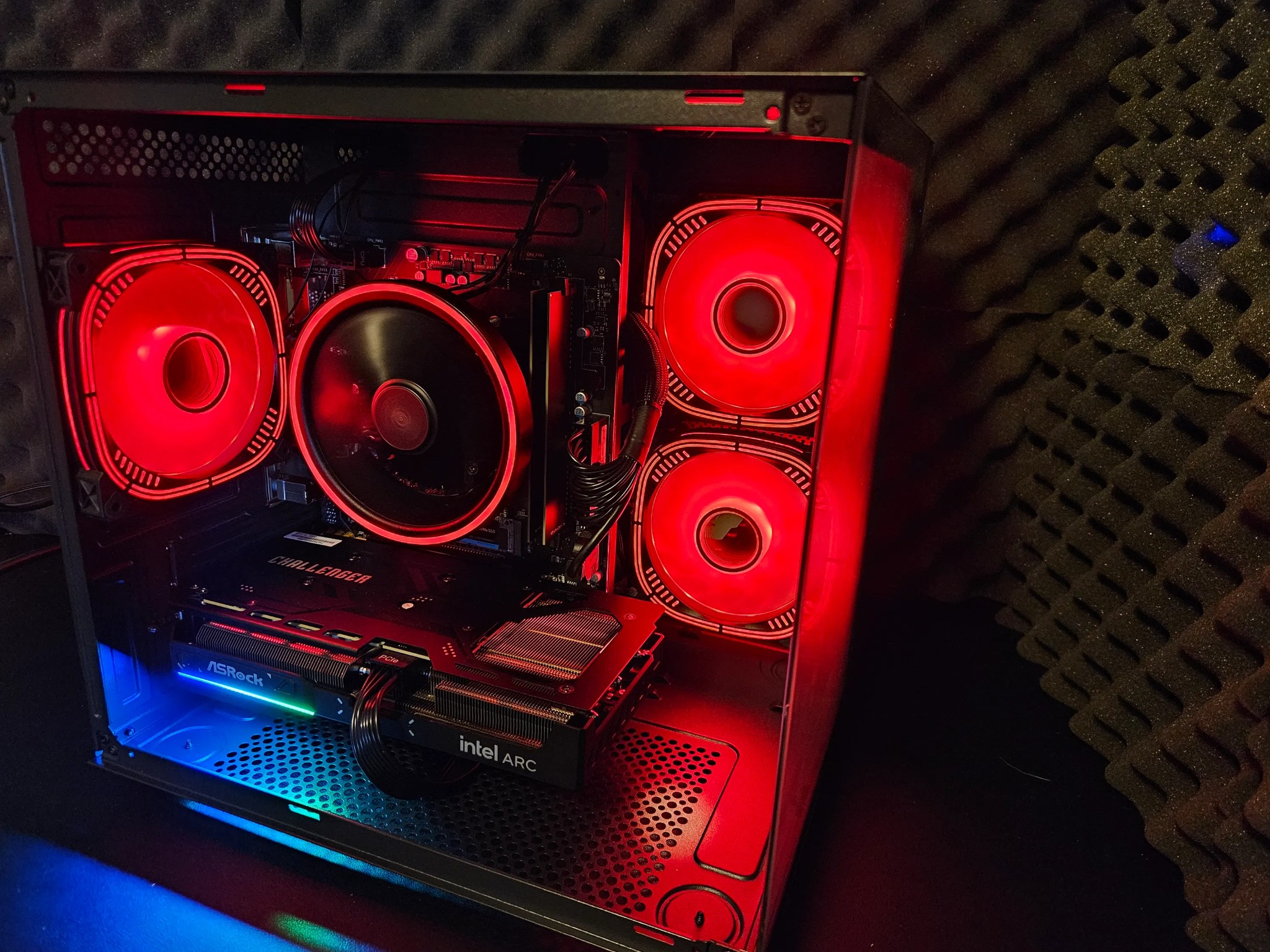 Dark side gaming rig Ryzen 5 / 32GB DDR4/ 1TB SSD / Intel Arc B570