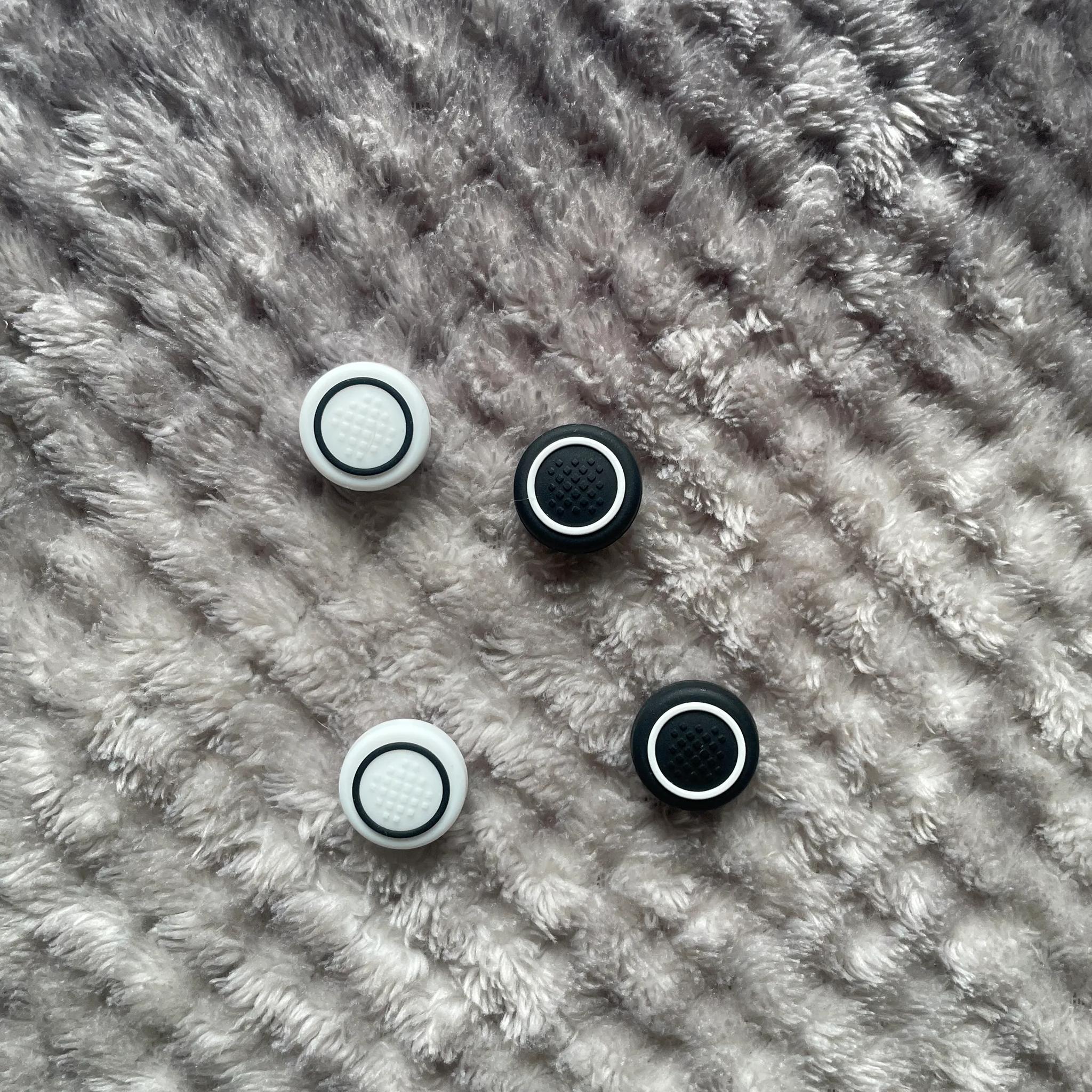 ROG ALLY Z1 extreme with a lot of accessories