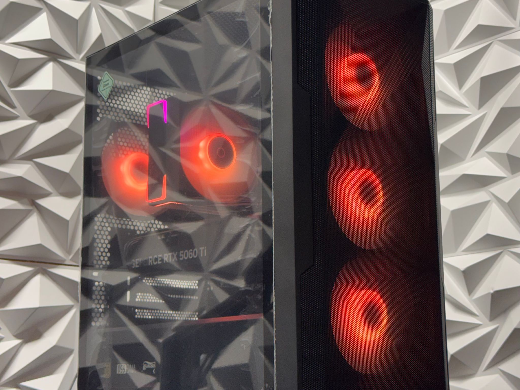 RTX 5060 Ti / Ryzen 5 9600x / 16GB DDR5 / 1TB SSD / Gaming pc / Future proof / Warzone / Fortnite